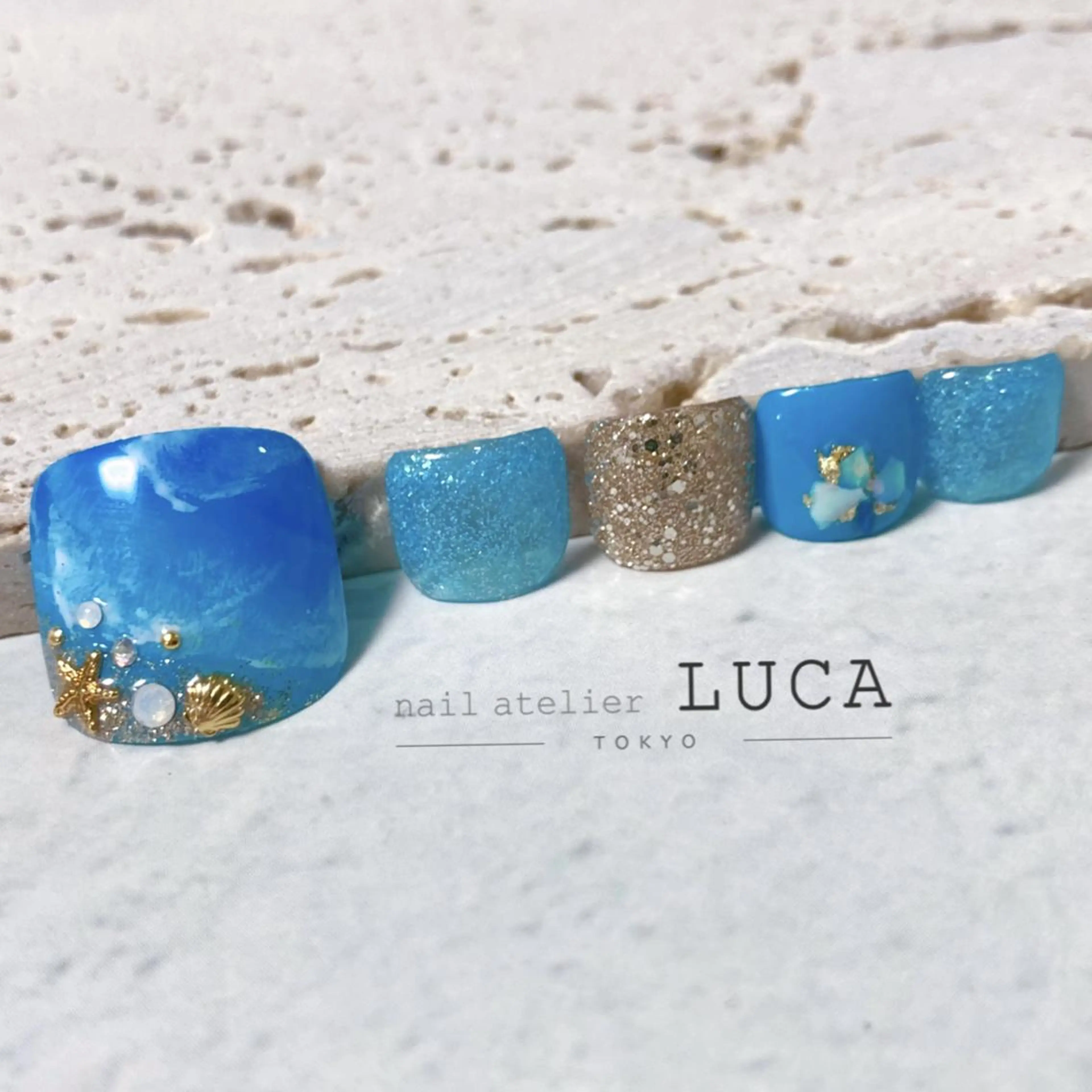 ネイル アートネイル オーロラネイル クリアネイル 長さ出し フットネイル フットネイル ネイルアトリエルカ スタッフのネイルデザイン