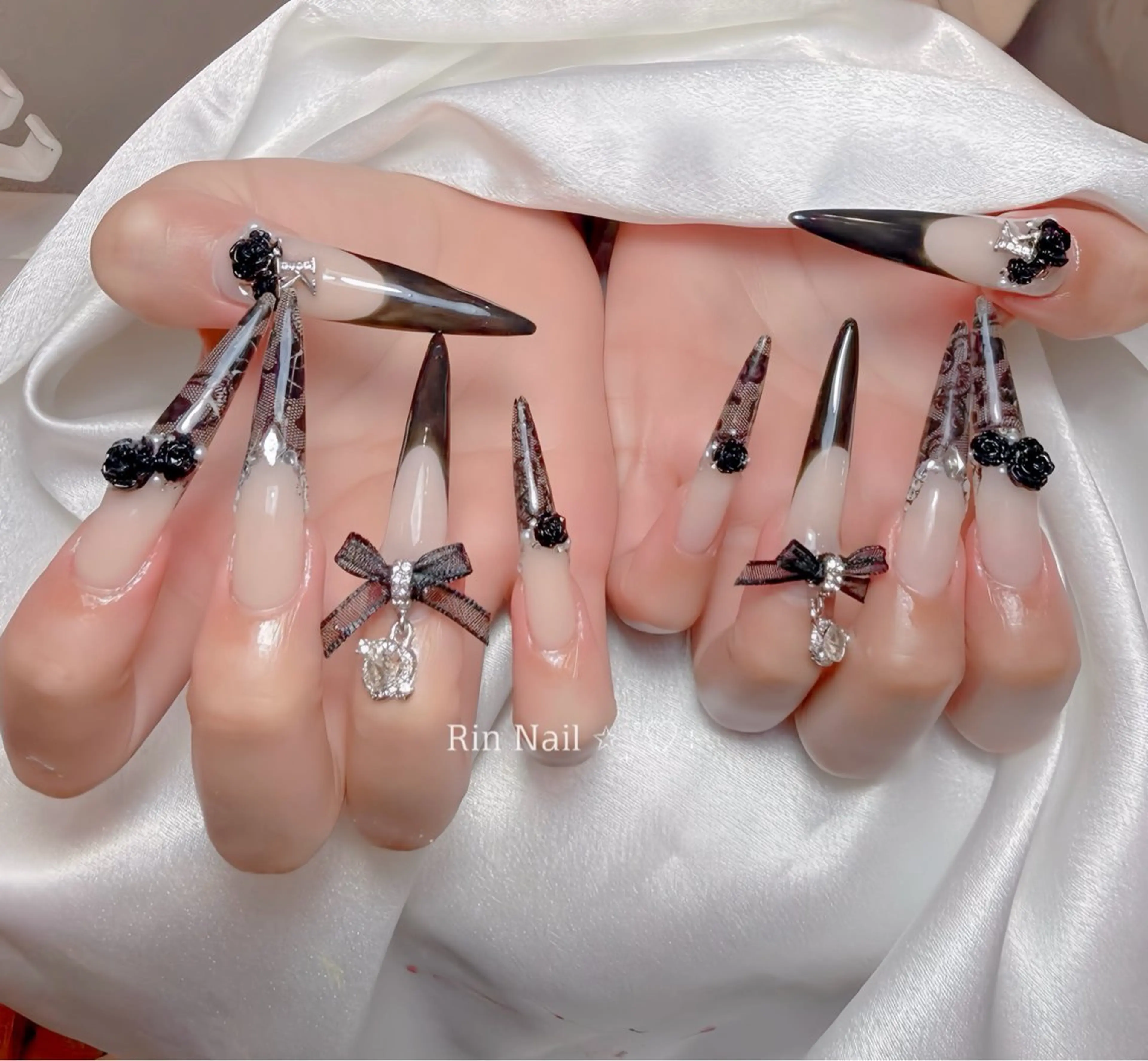 ネイル ボルドー フレンチネイル グラデーション キラキラネイル 韓国ネイル ハンドネイル Rin Nail Shinokuboのネイルデザイン