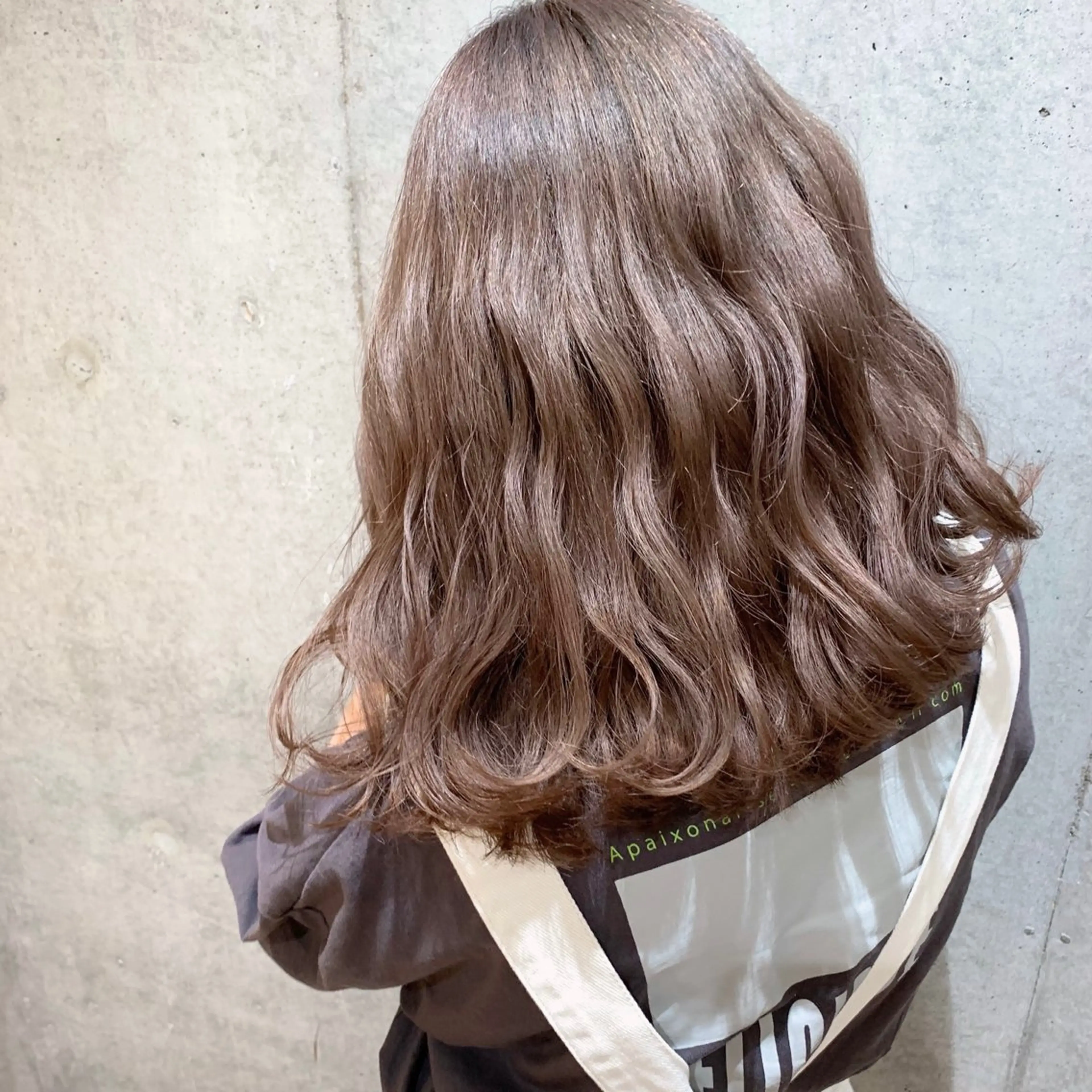 ミディアム カラー ヘアアレンジ グレージュ パーマ/暖色/ボブ イワタテ🇰🇷のヘアスタイル