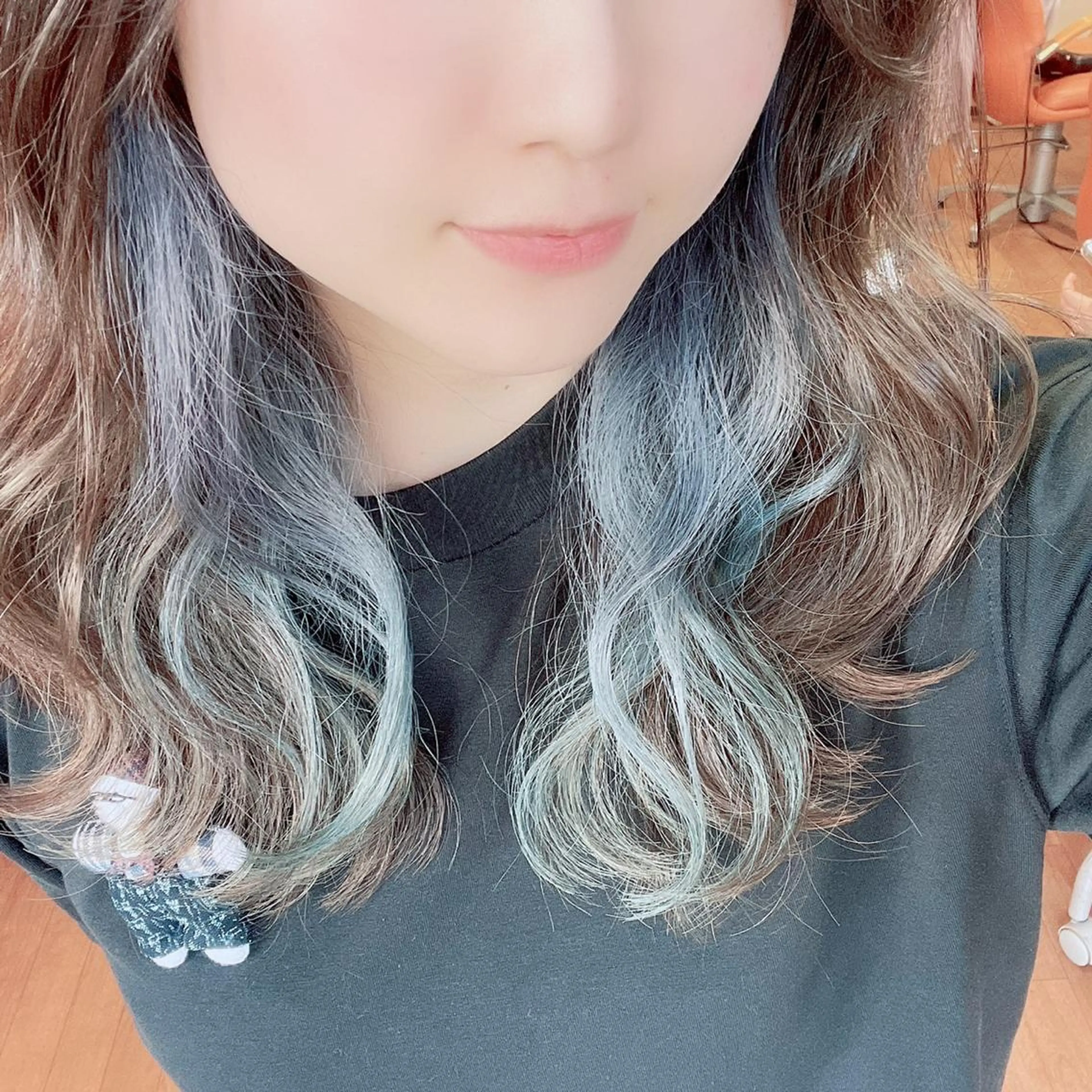 セミロング カラー Vyuha ビューハのヘアスタイル