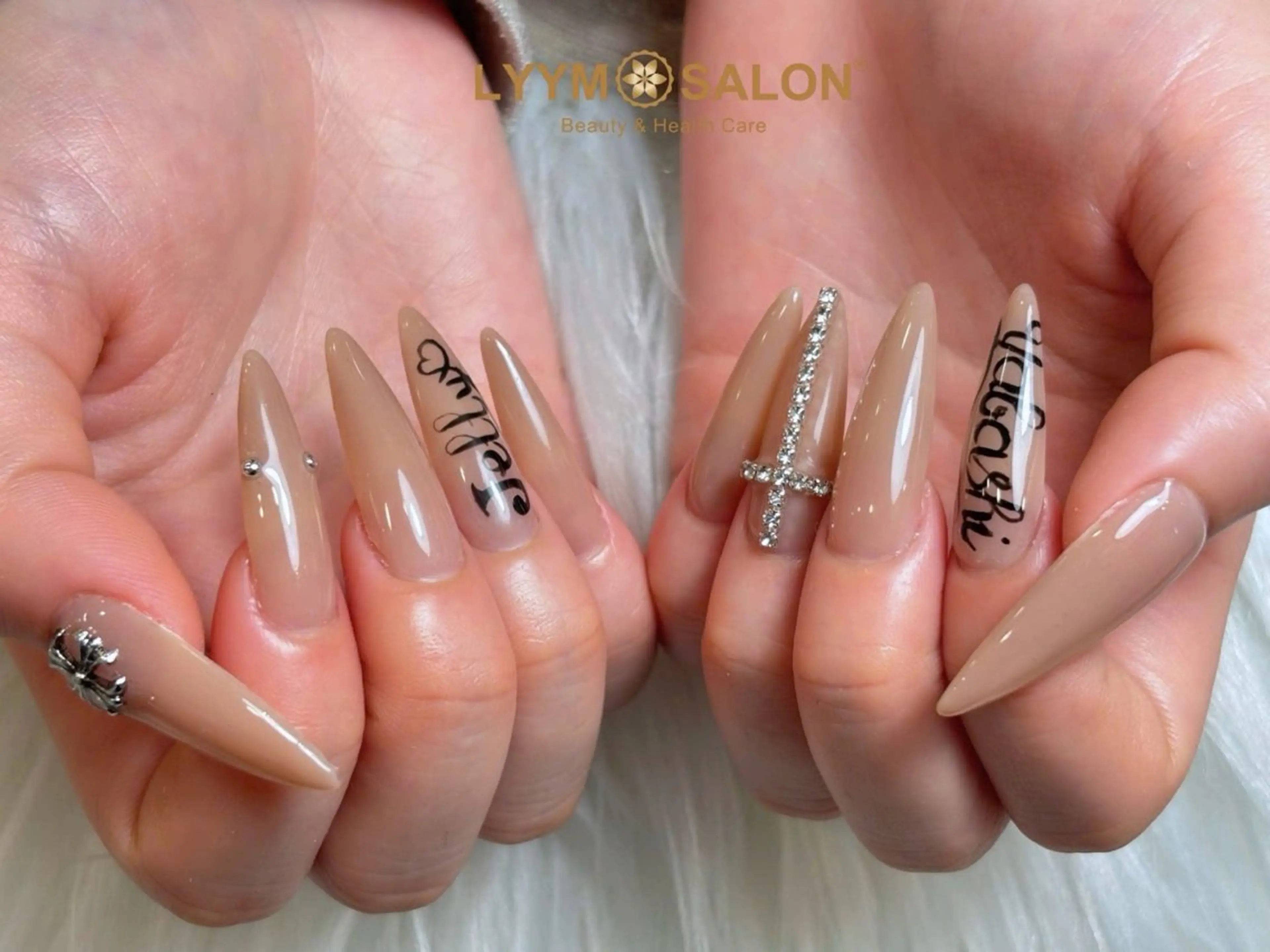 ネイル アートネイル 韓国ネイル ロングネイル シンプルネイル ハンドネイル LYYM Salonのネイルデザイン