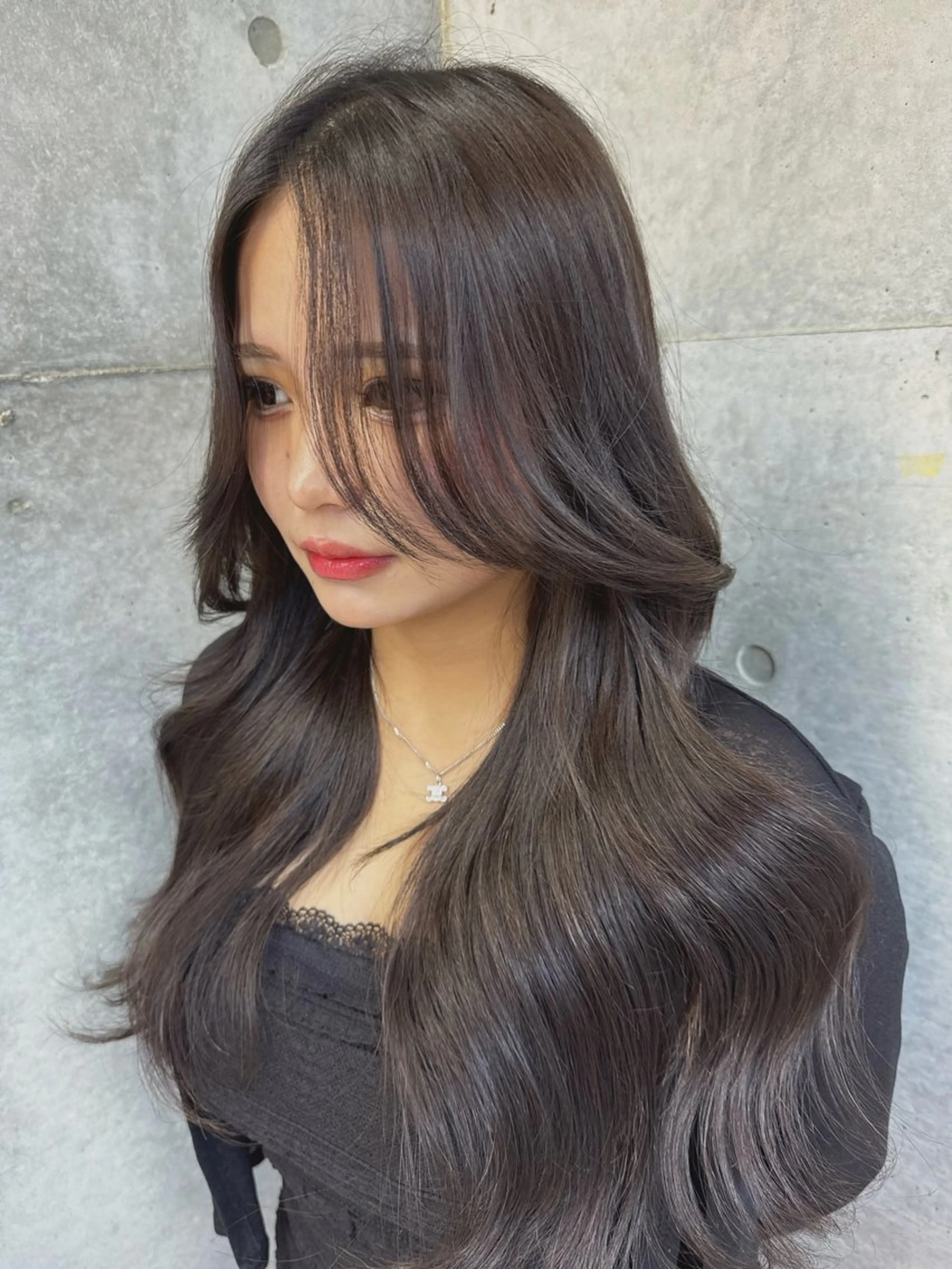 ロング カラー カット ヘアカラー トリートメント shion 透明感カラーのヘアスタイル