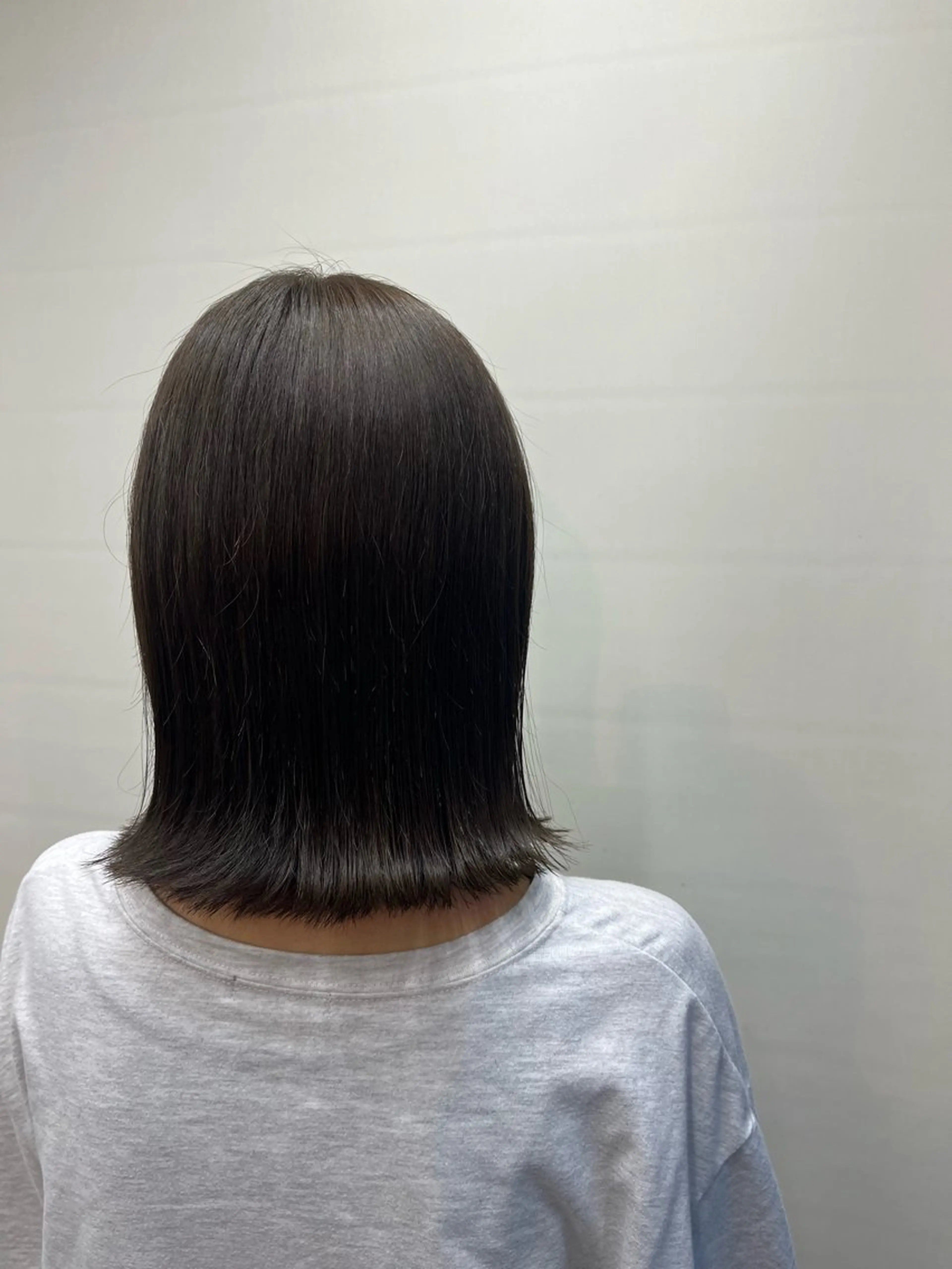 カラー ブラウンカラー オリーブブラウン ヘアカラー 松井 咲樹のヘアスタイル