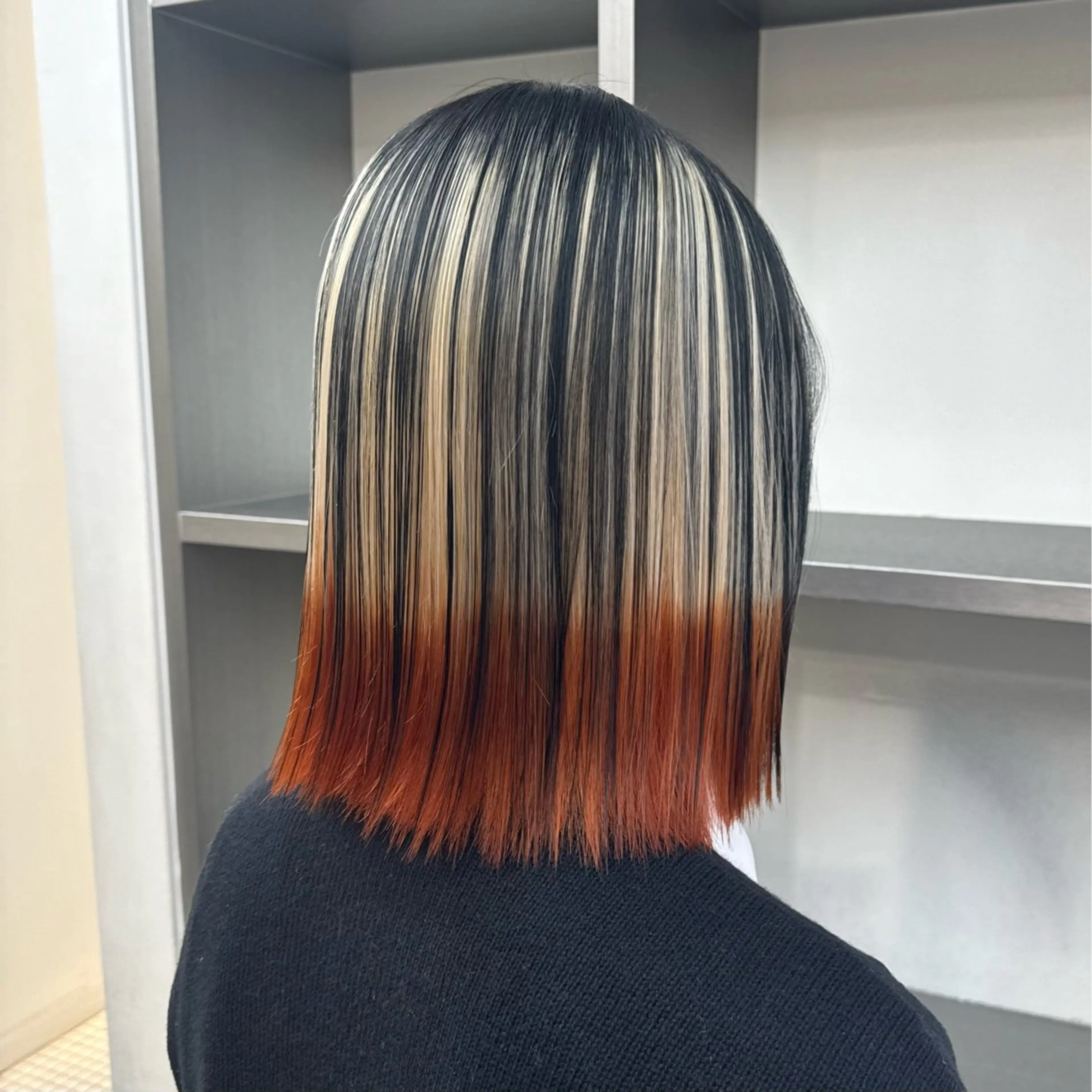 ミディアム カラー デザインカラー ヘアカラー トリートメント 🌼動き×透明感🩵 ハイトーン/ナナのヘアスタイル