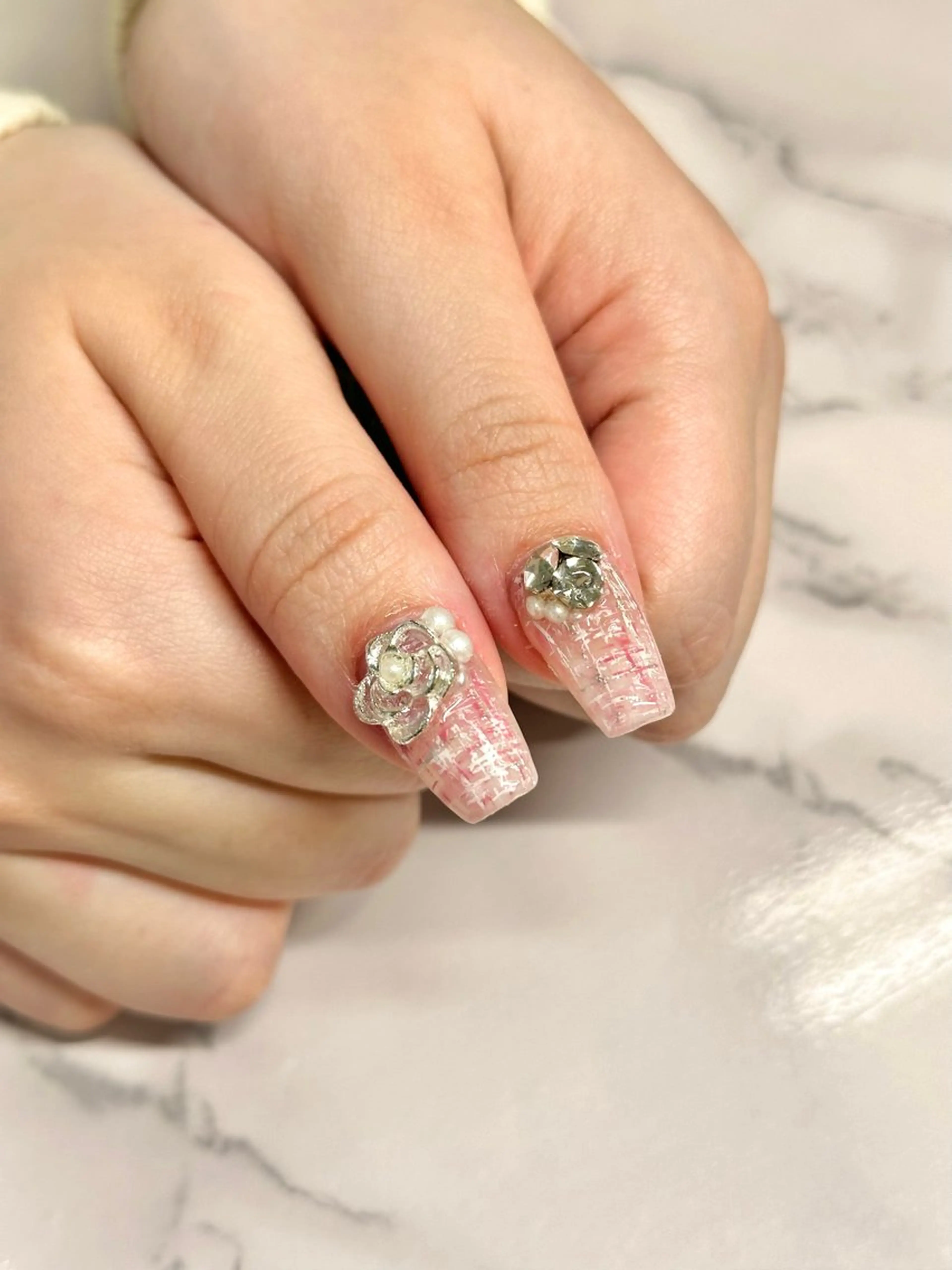 ネイル ハンドネイル salon iris 🦋北広島市大曲のネイルデザイン