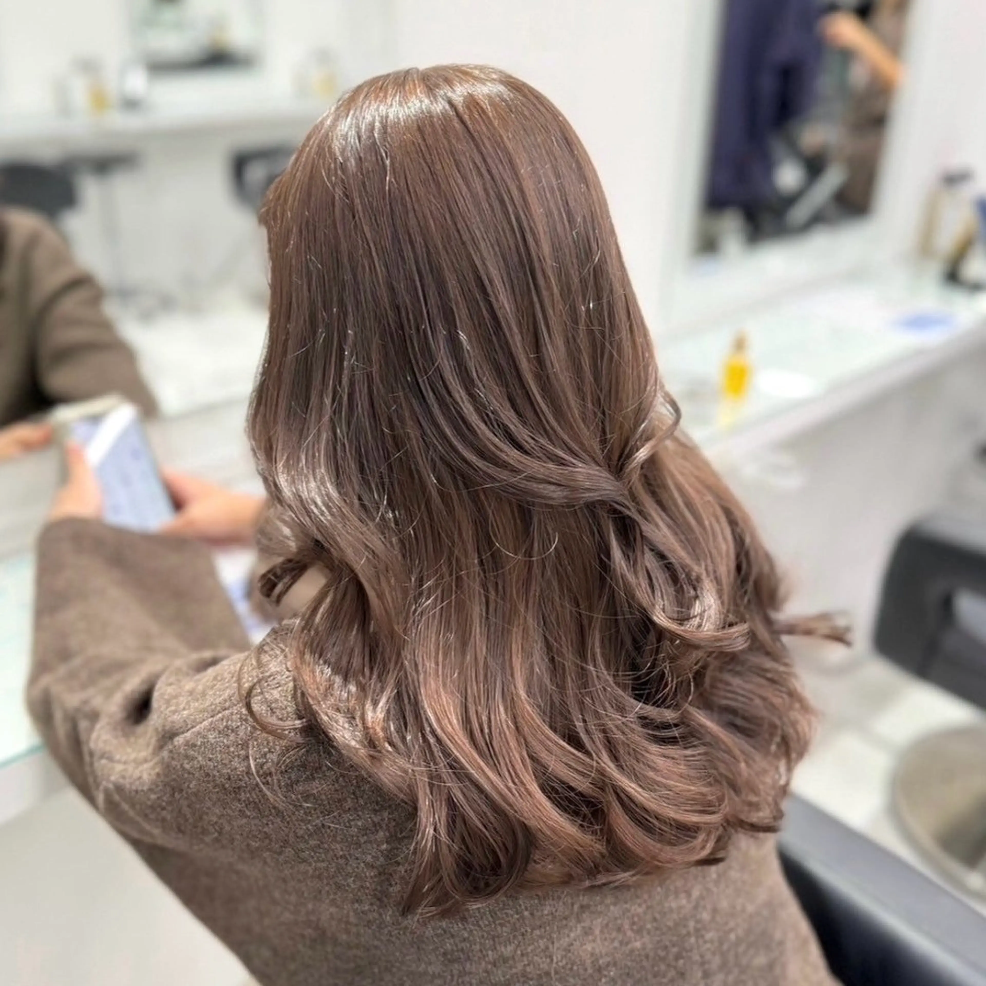 セミロング カラー 🎀🧁ダメージレス 艶髪カラー🧁🎀のヘアスタイル