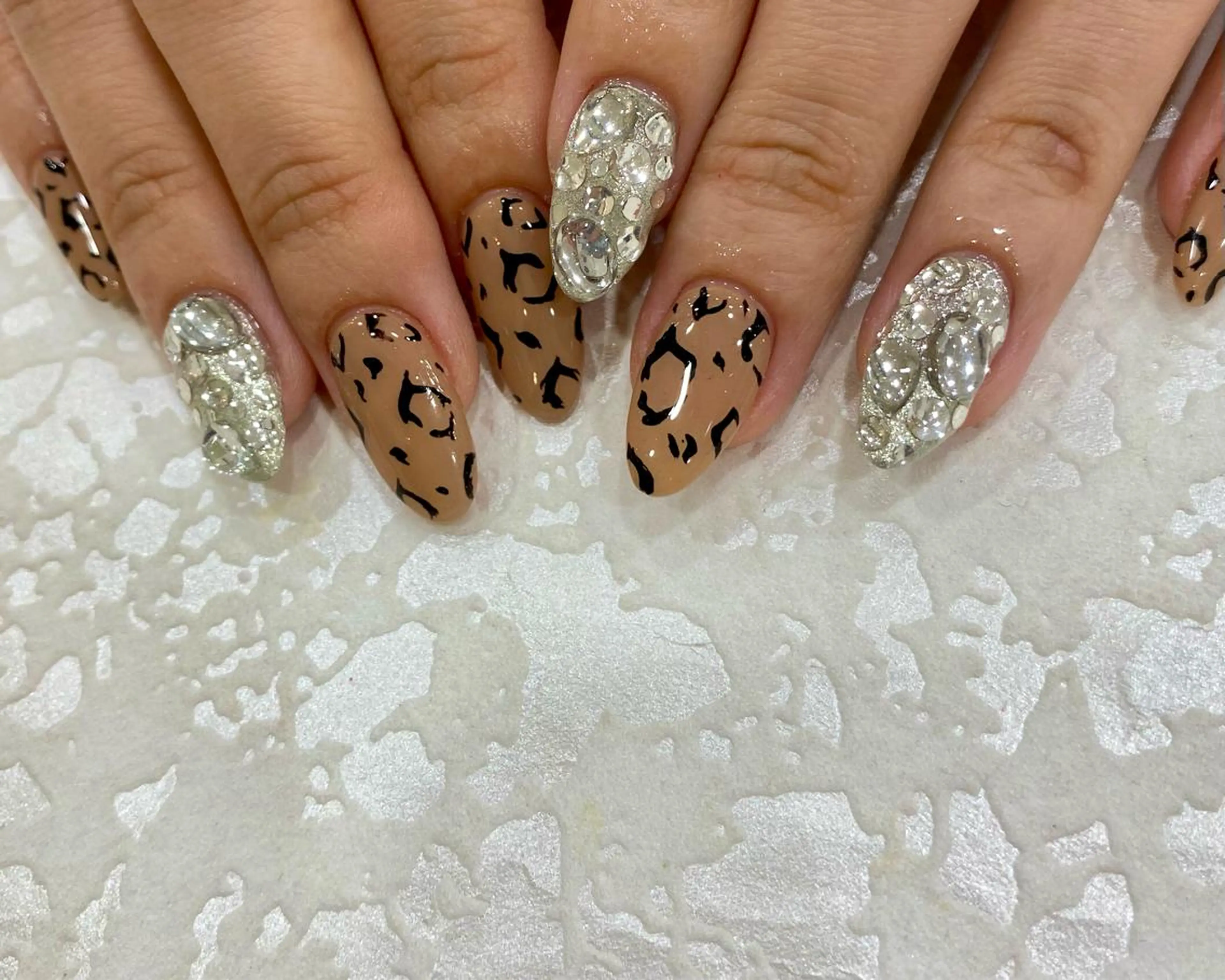 ネイル 安藤 彩乃のネイルデザイン