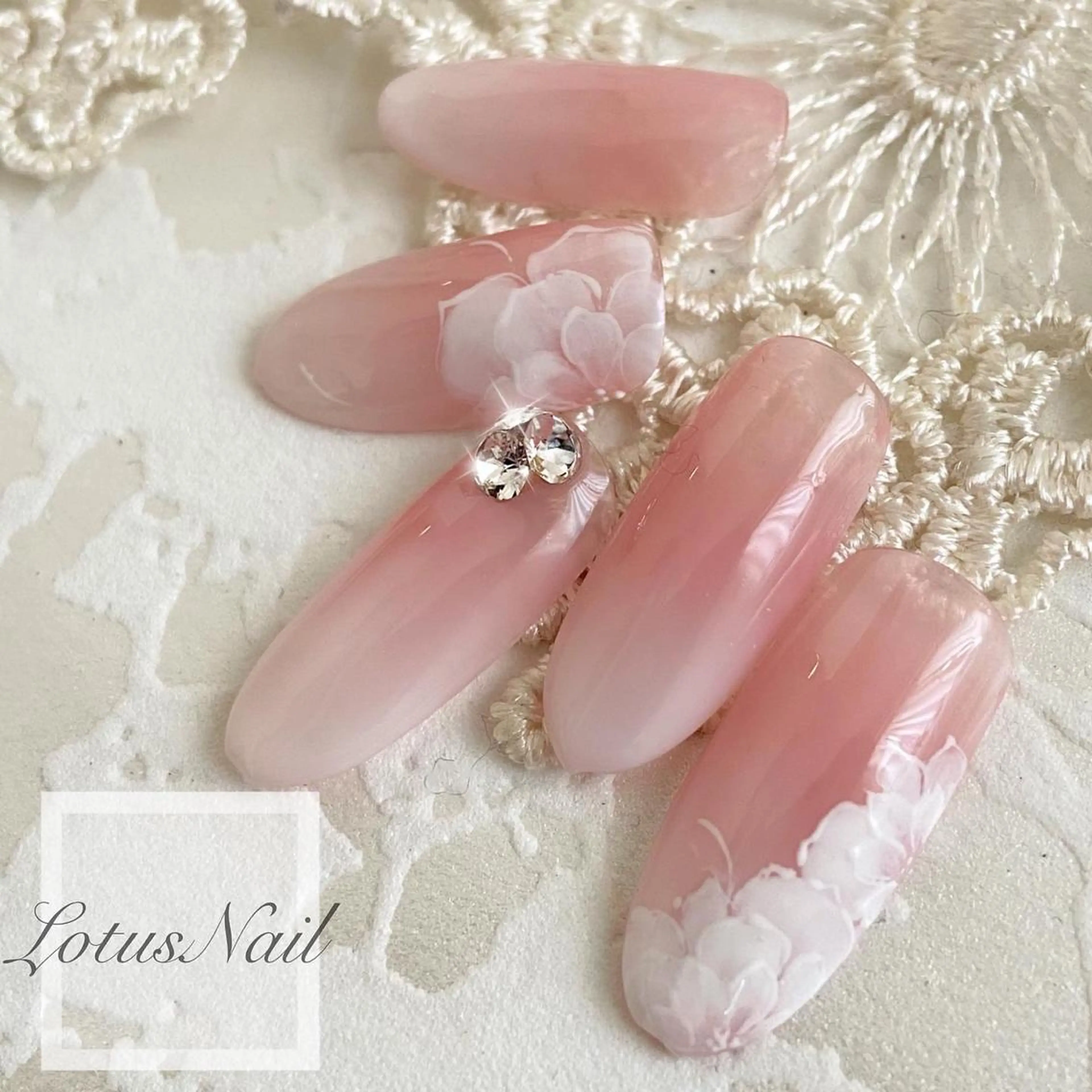 ネイル ブライダルネイル 冬ネイル ハンドネイル Lotus Nailのネイルデザイン
