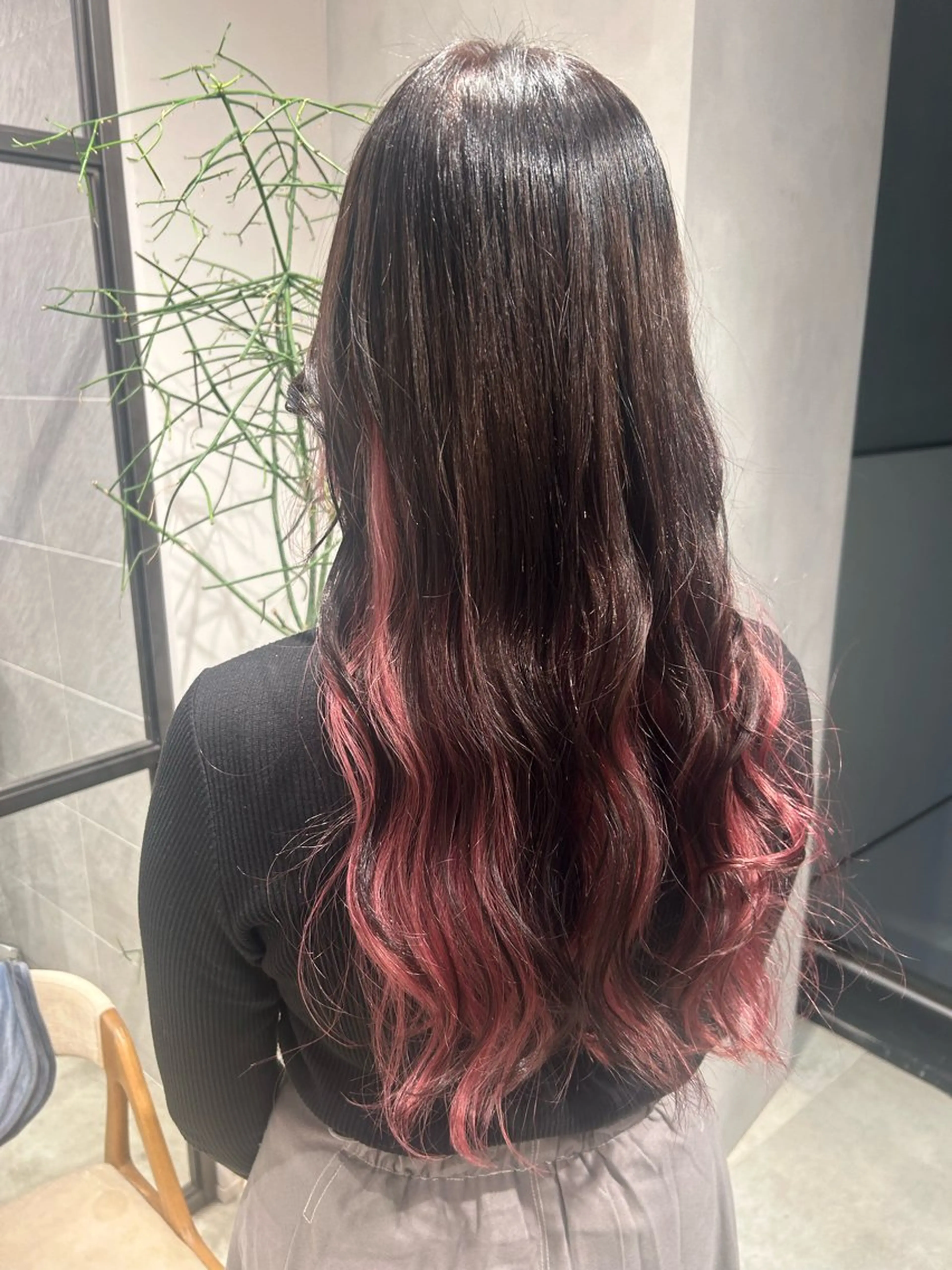 ロング カラー インナーカラー ピンクカラー ヘアカラー トリートメント ピンク/ベージュ /似合わせ/田島百華のヘアスタイル