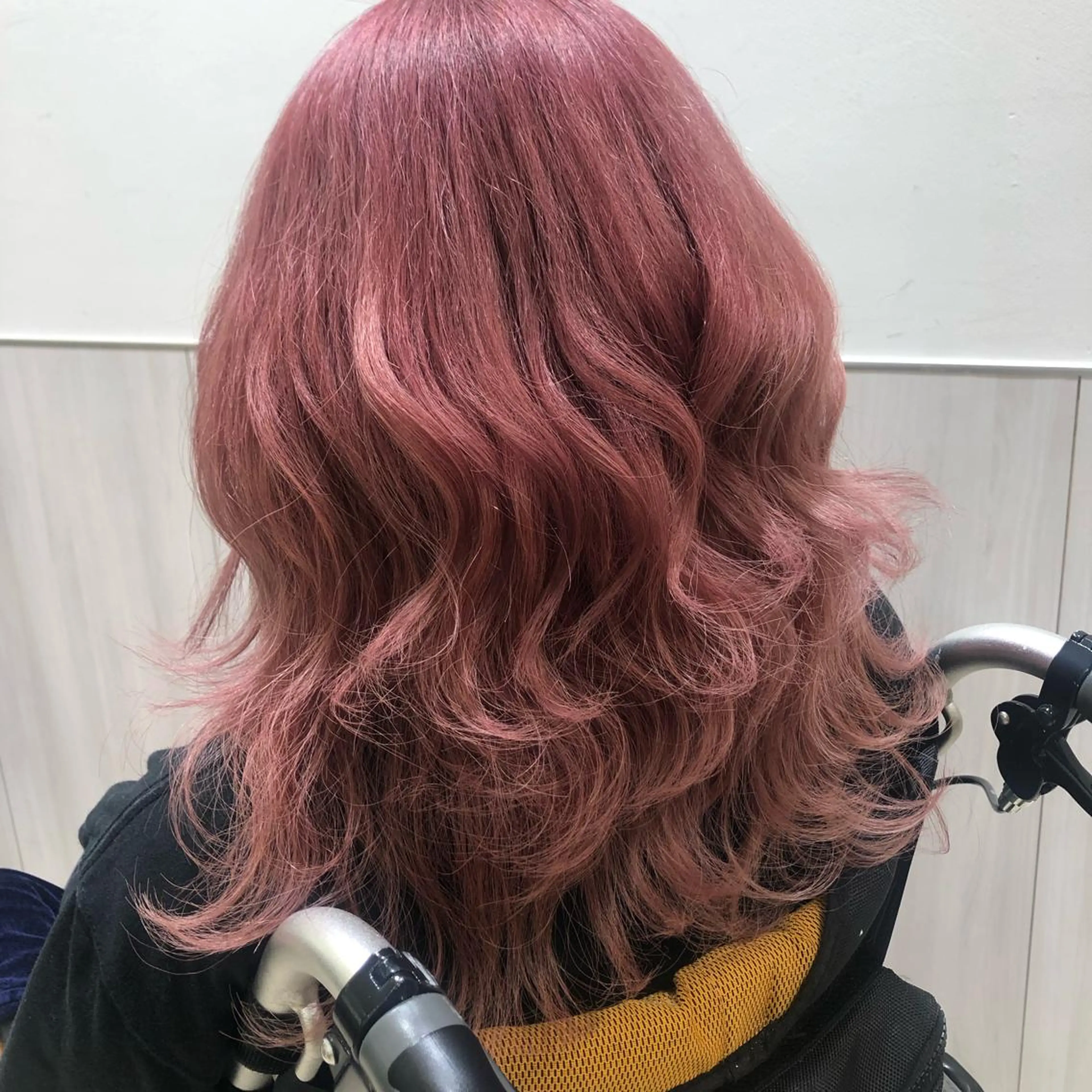 ミディアム カラー ピンクカラー 透明感カラー🩵 mioのヘアスタイル