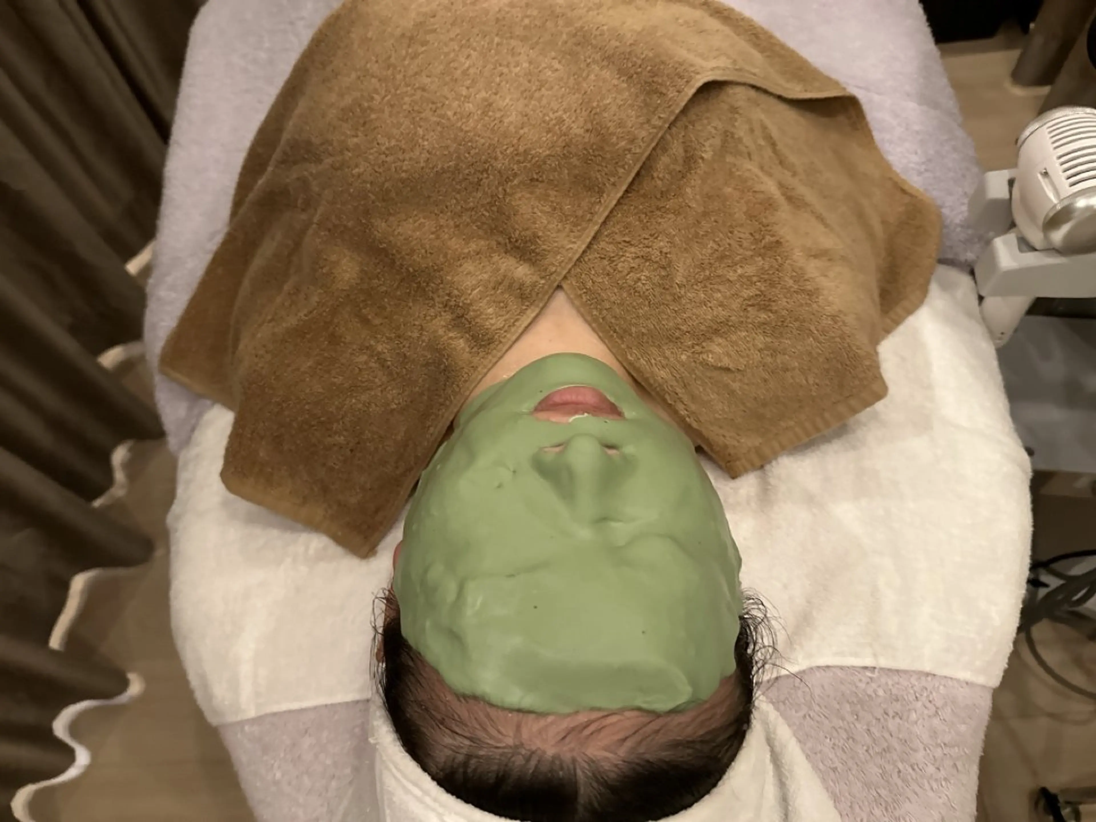 ビューネ石膏パック付きエステの写真