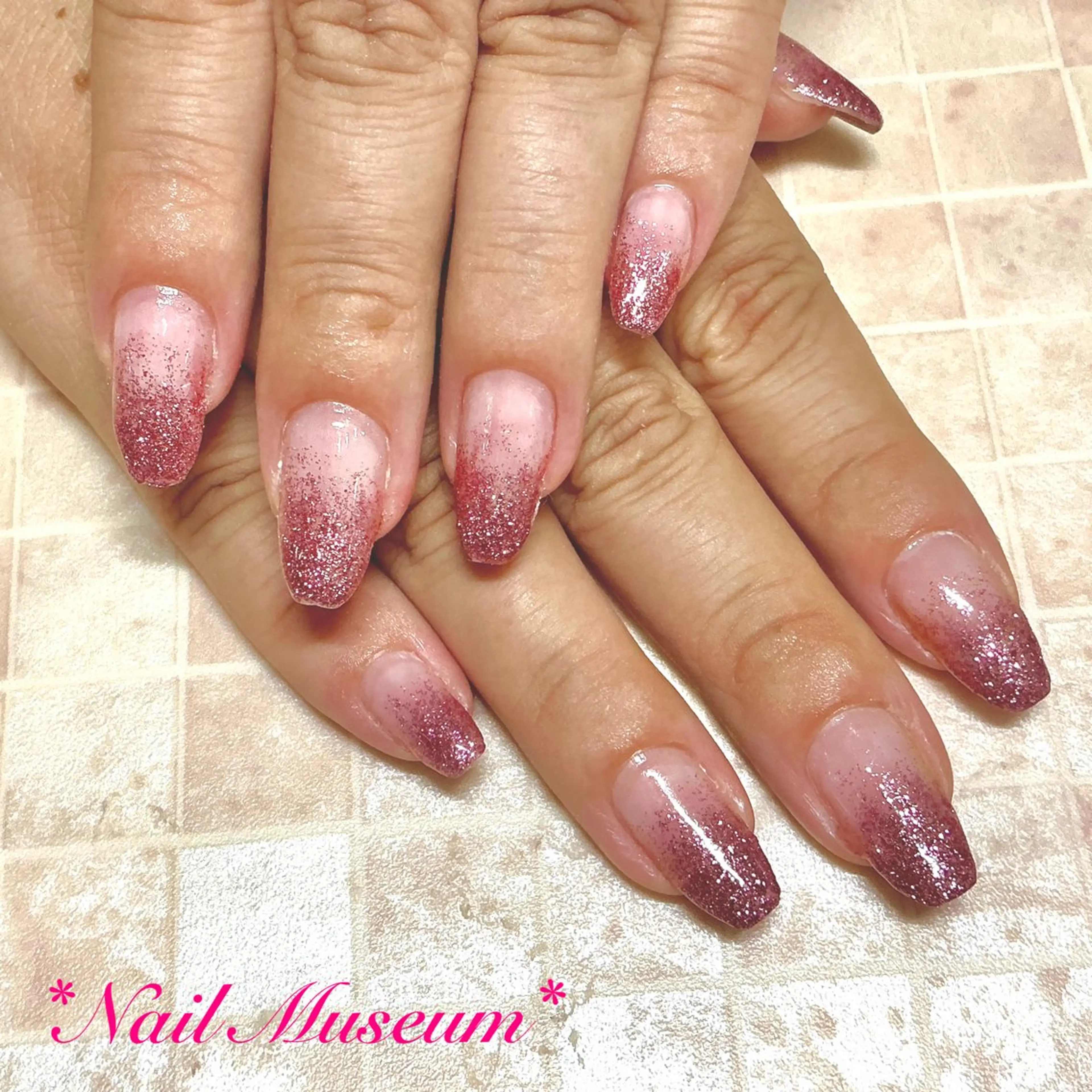 ネイル ブルー ジェルネイル グラデーション ラメ(グリッター) ラメグラデーション ハンドネイル nailmuseum KAMATARIのエステ・リラクイメージ