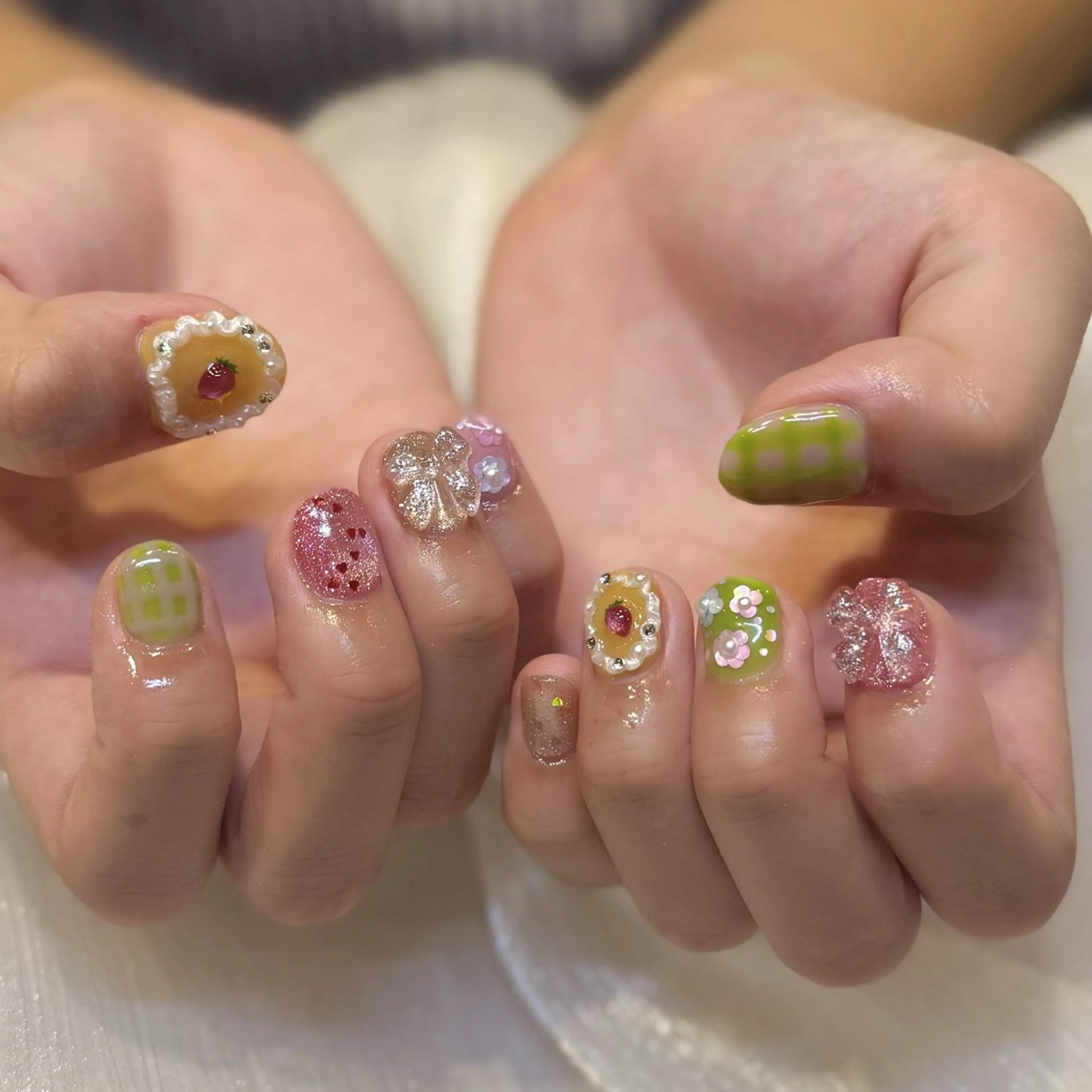 ネイル ハンドネイル 新井 ひなののネイルデザイン