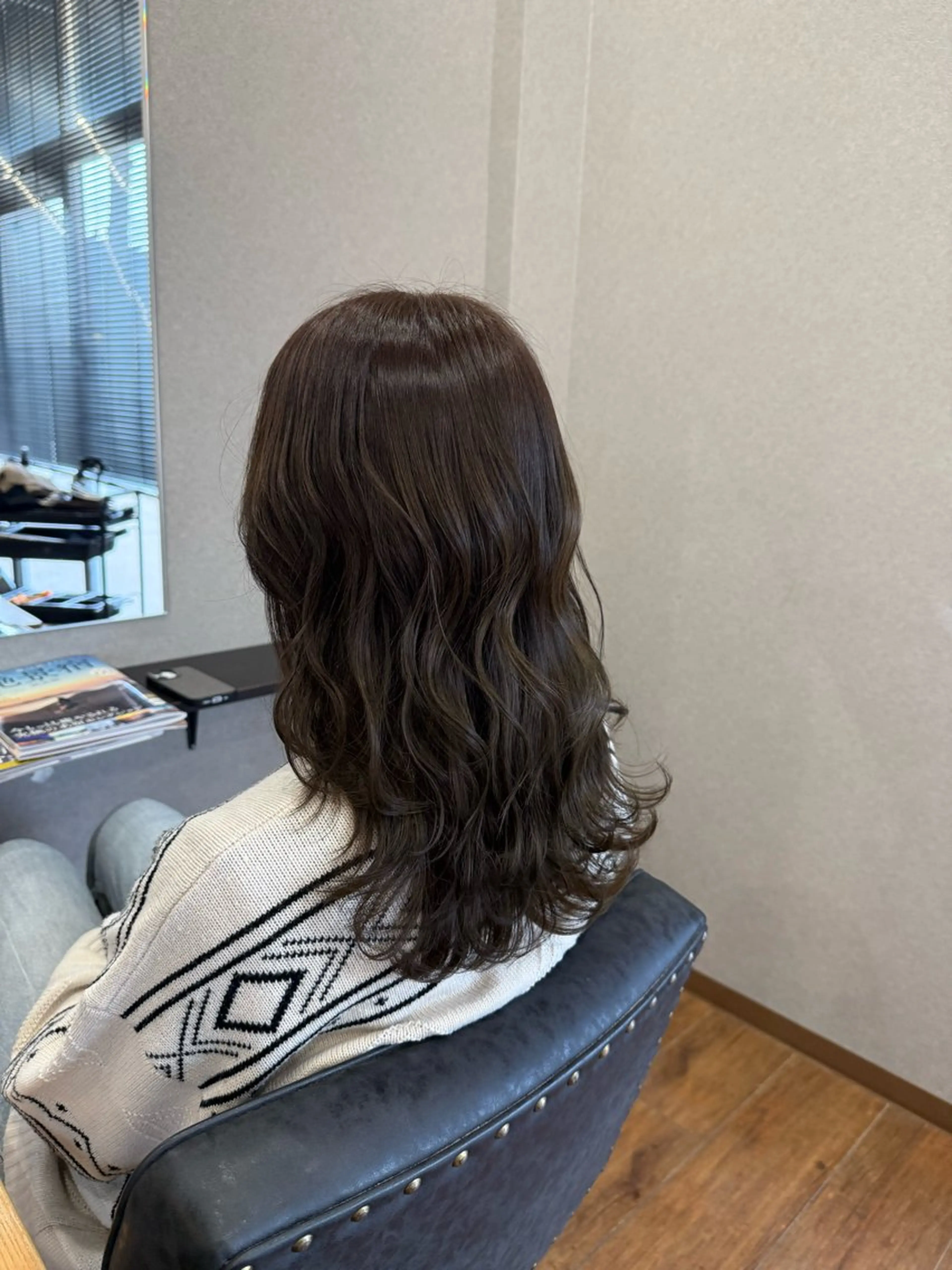 ロング カラー グレージュ オリーブグレージュ オリーブグレー ヘアカラー トリートメント 鵜飼 真伍のヘアスタイル