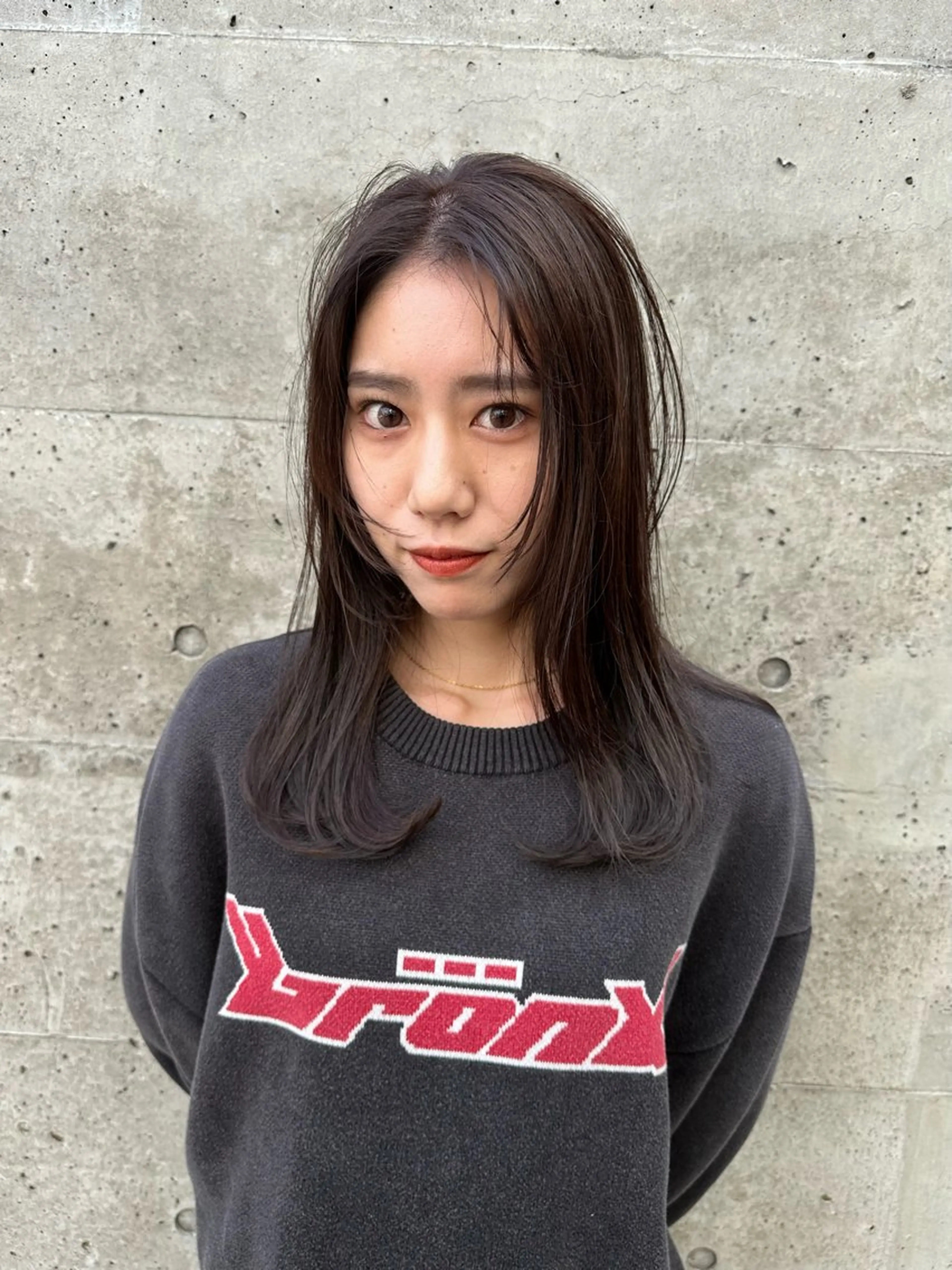 ミディアム レイヤーカット ディズニー大好き🏰 関谷彪のヘアスタイル