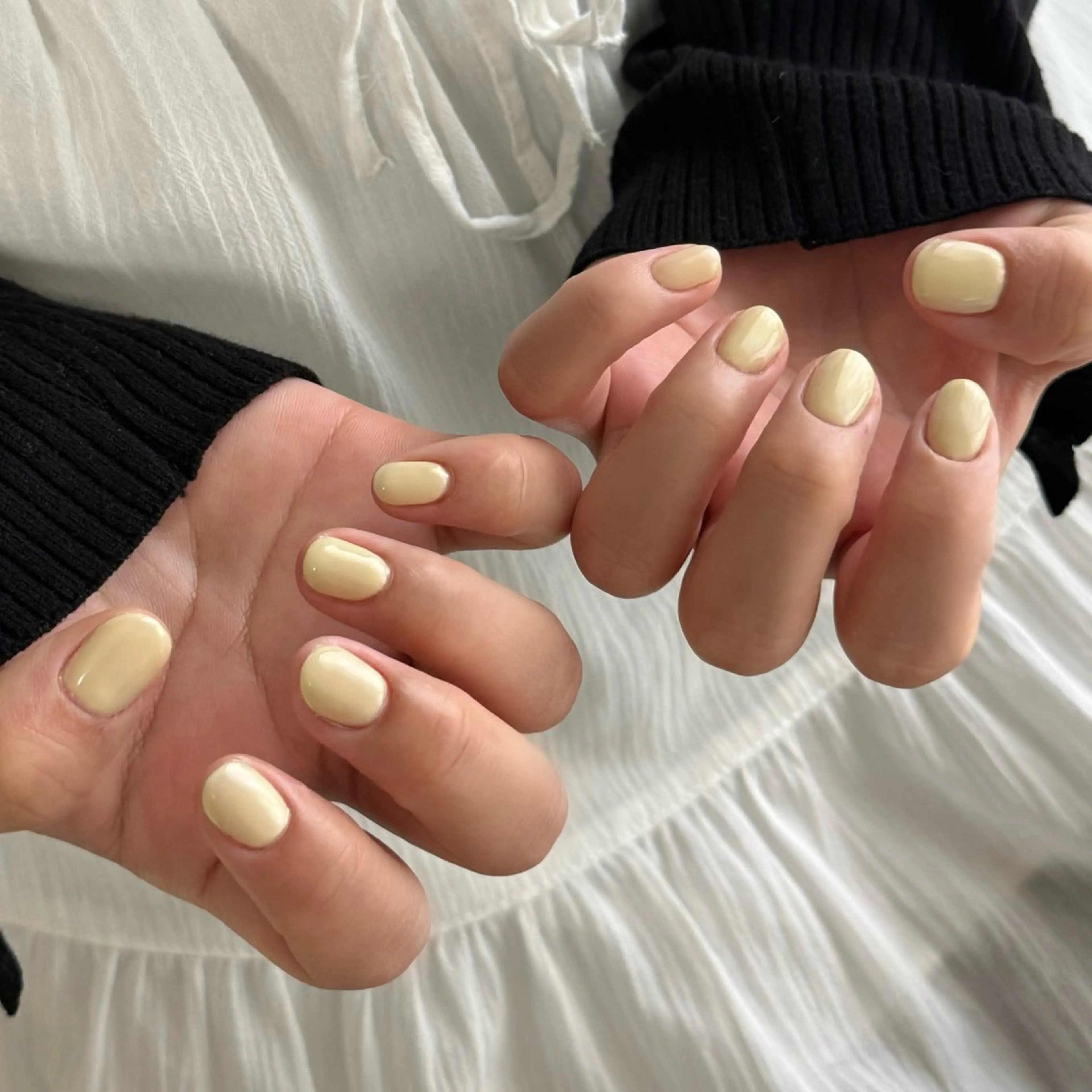 ネイル 黄色 ハンドネイル nail room lunette🌙のネイルデザイン