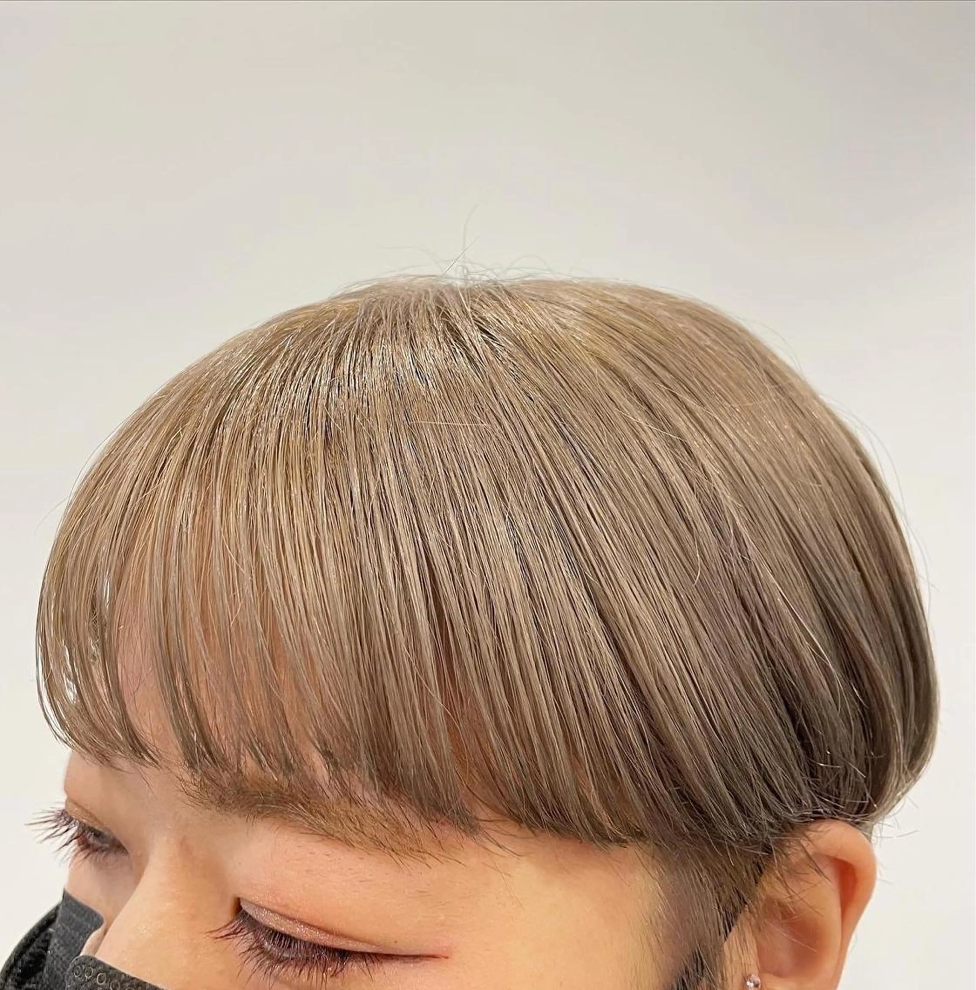 ショート カラー しの　ゆきの THE REMMYのヘアスタイル