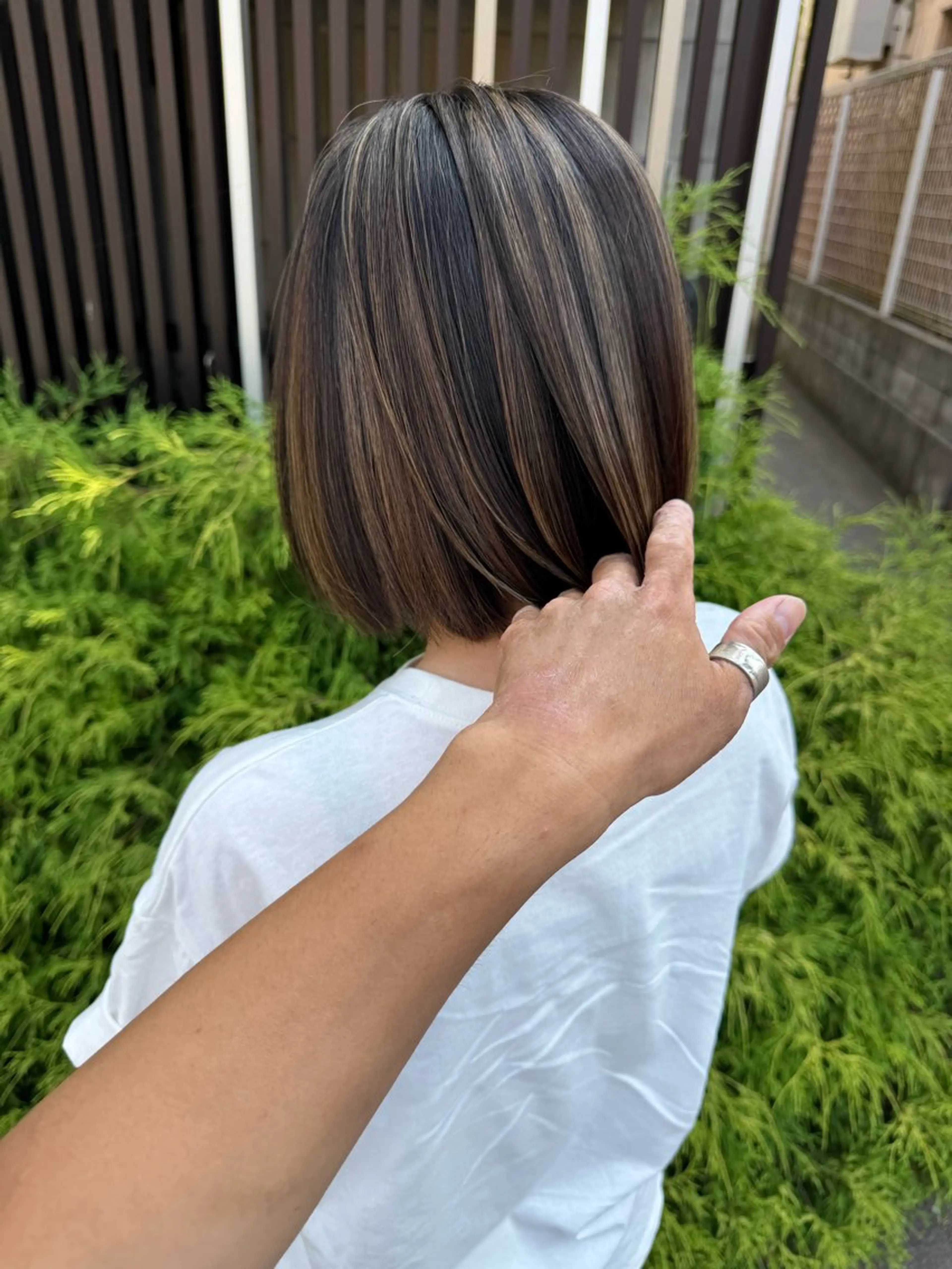 ミディアム ボブ ハイライト 伊藤 一樹のヘアスタイル