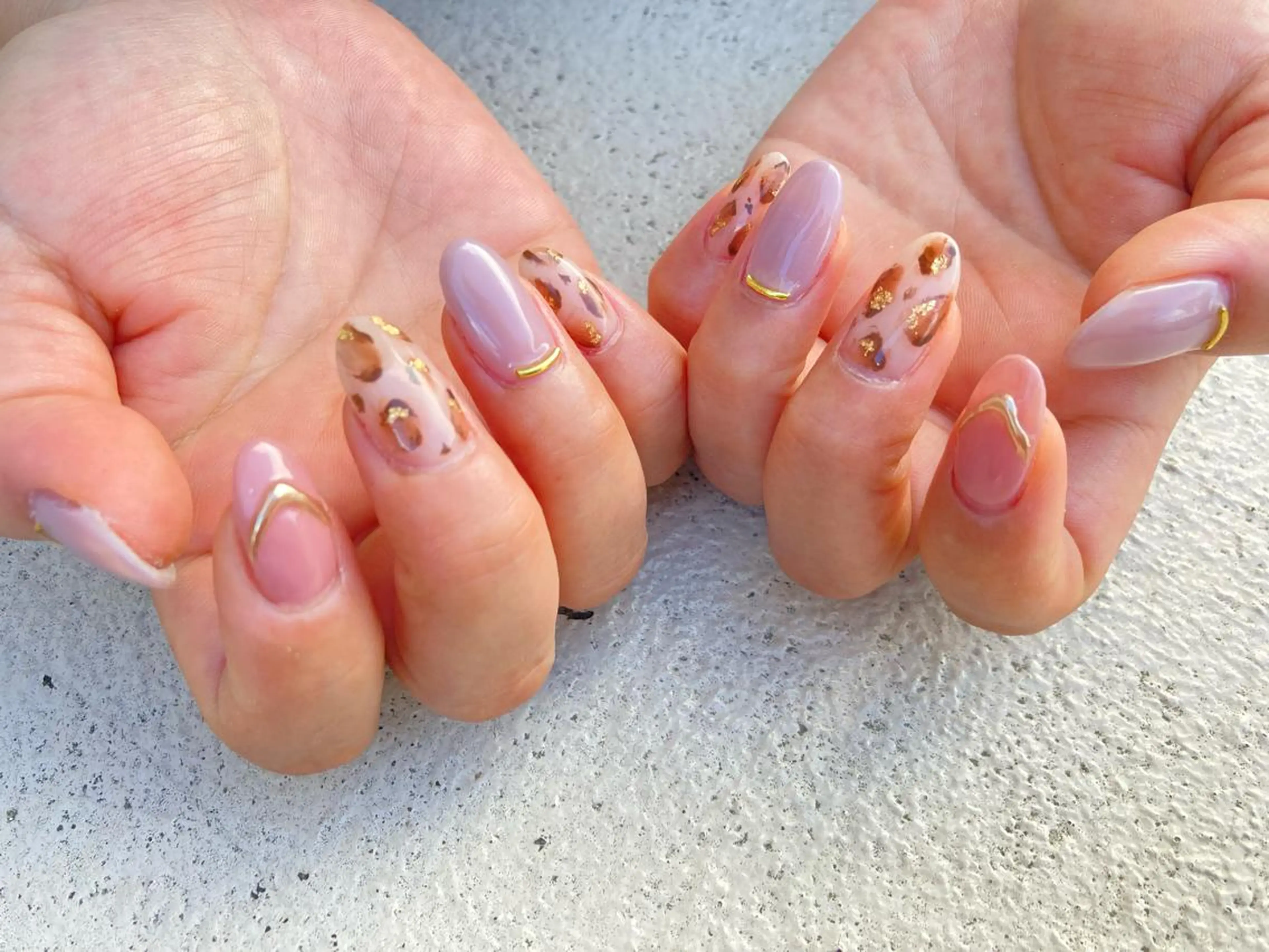 ミディアム ネイル ハンドネイル フットネイル ✴︎ Delightのネイルデザイン