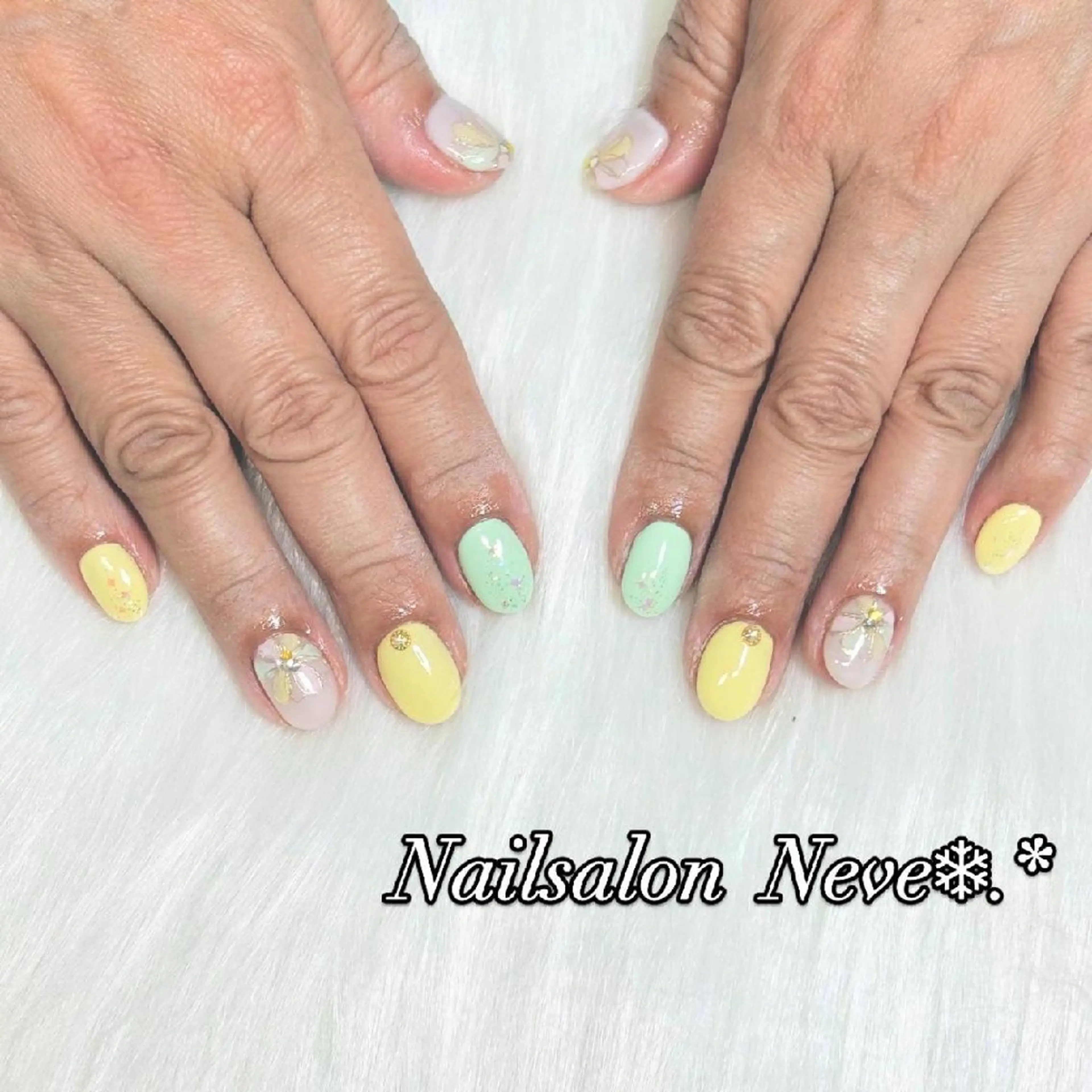 ネイル Nailsalon Neve❄︎.*のネイルデザイン