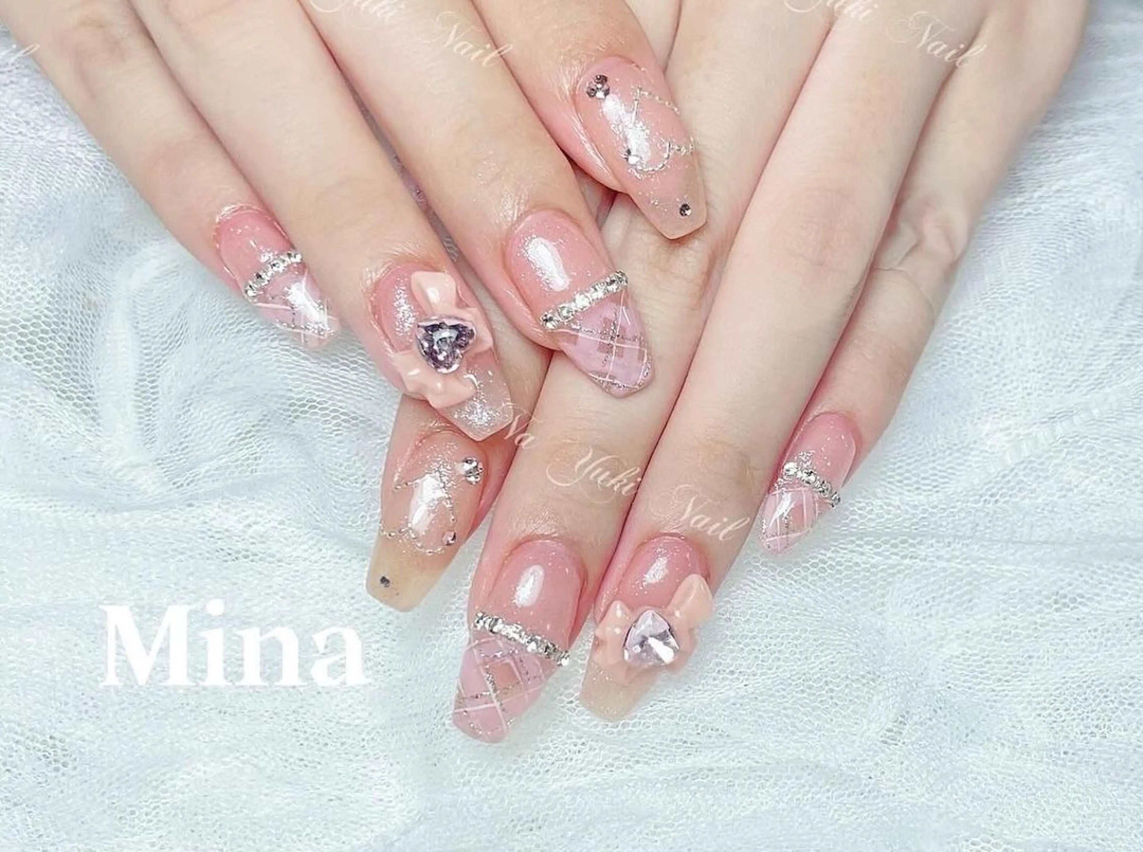 ネイル ハンドネイル 🦋 Queenieのネイルデザイン