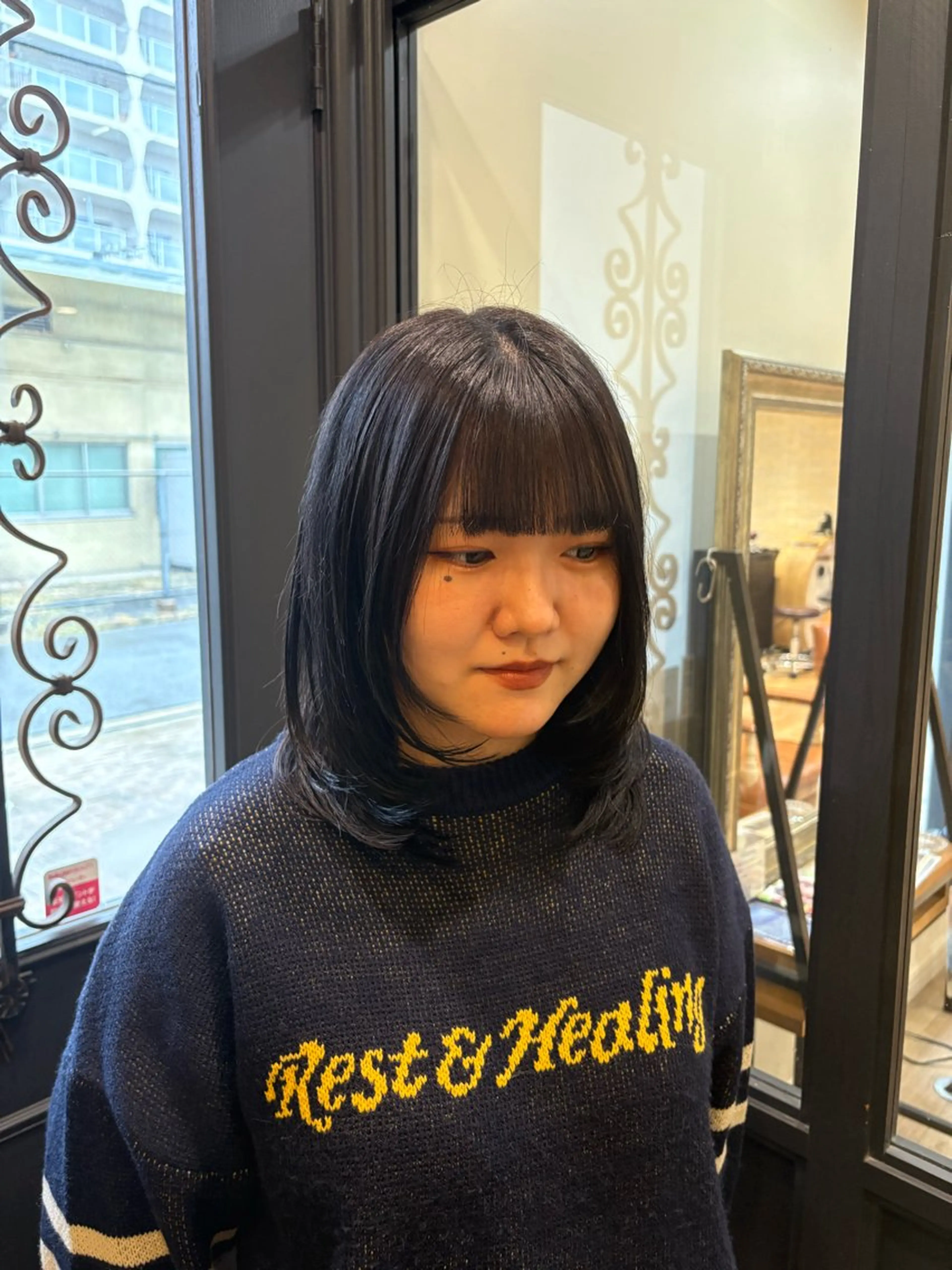 ミディアム カラー カット ヘアカラー しおり🍬 KOKORO🤍のヘアスタイル