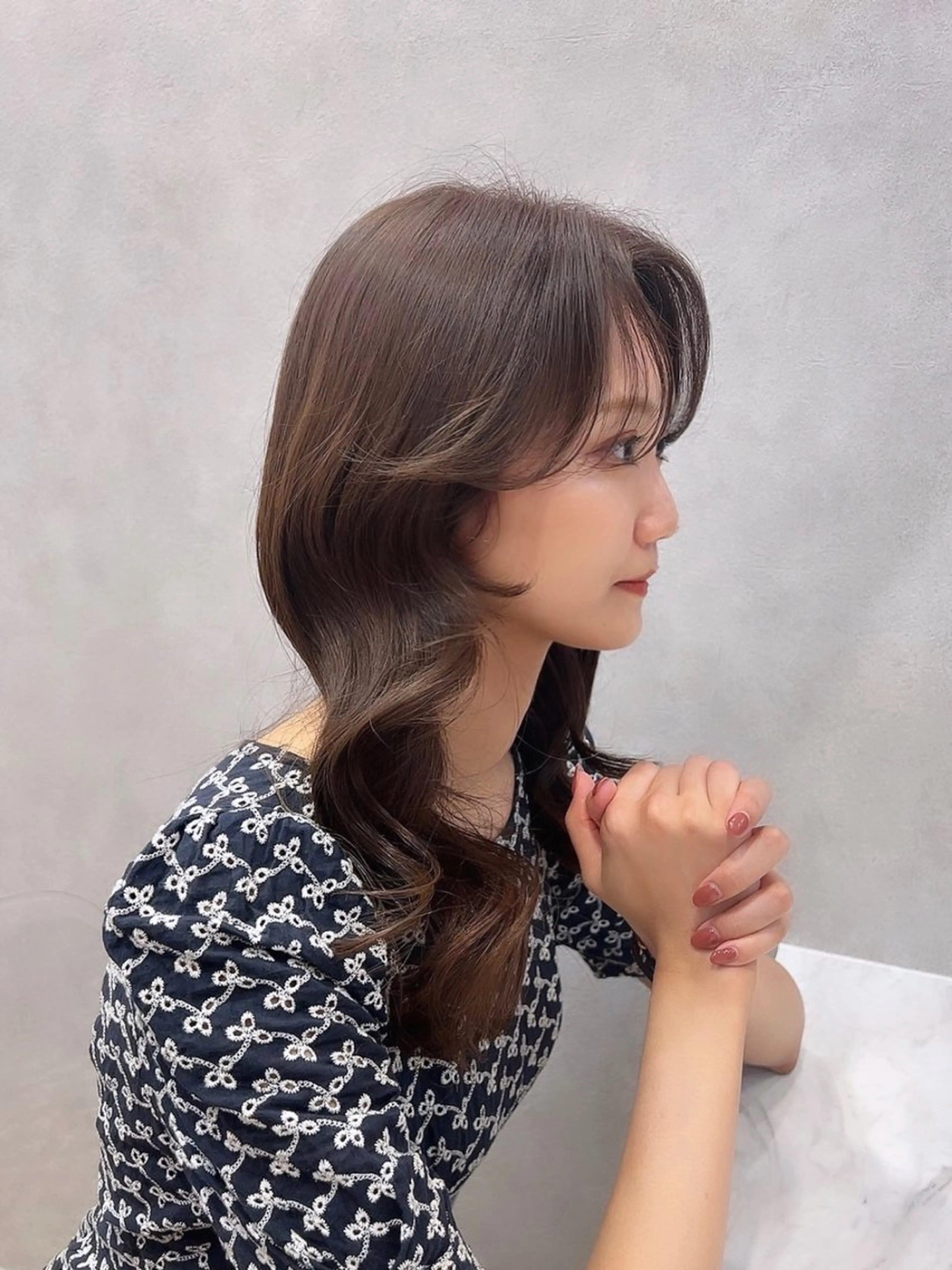 セミロング カラー ヘアアレンジ ベージュカラー ヘーゼル 顔周りカット 韓国風ヘア SALOWIN銀座一丁目suite店所属・🩷韓国ヘア/ヨシン モリ🩷Maikaのヘアスタイル