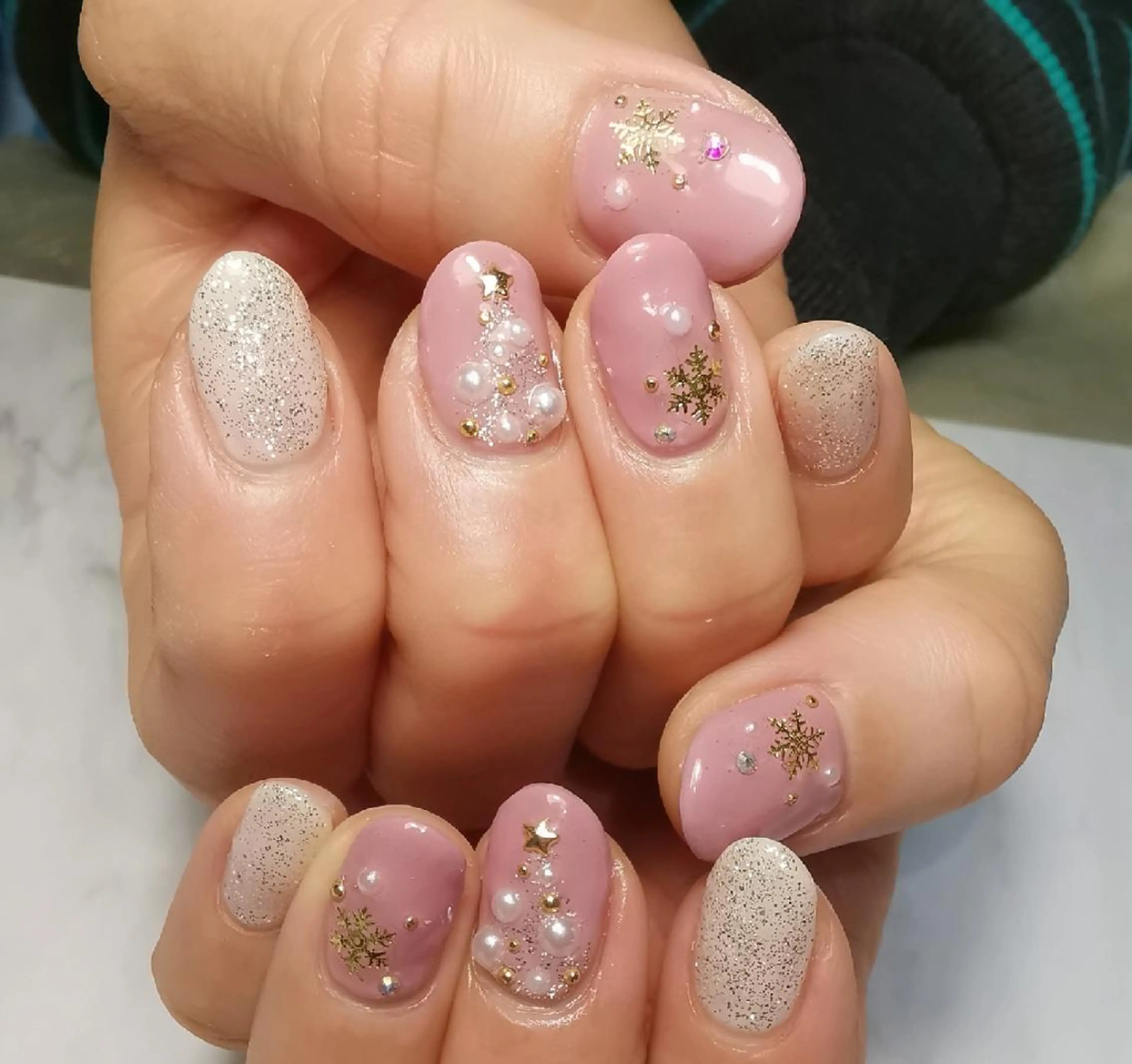 ネイル 冬ネイル クリスマス ハンドネイル reve あやののネイルデザイン