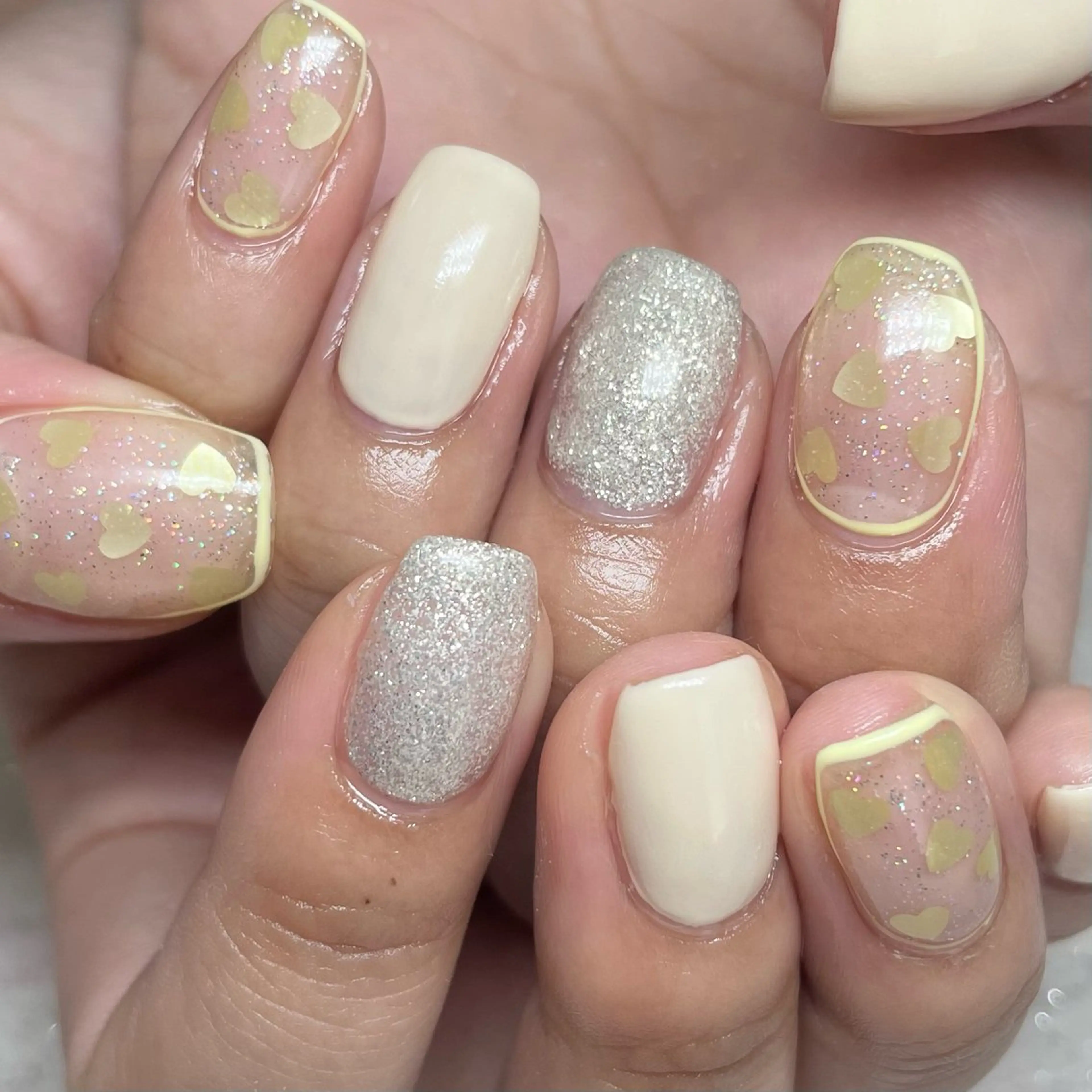 ミディアム Brilho SERIHOのネイルデザイン