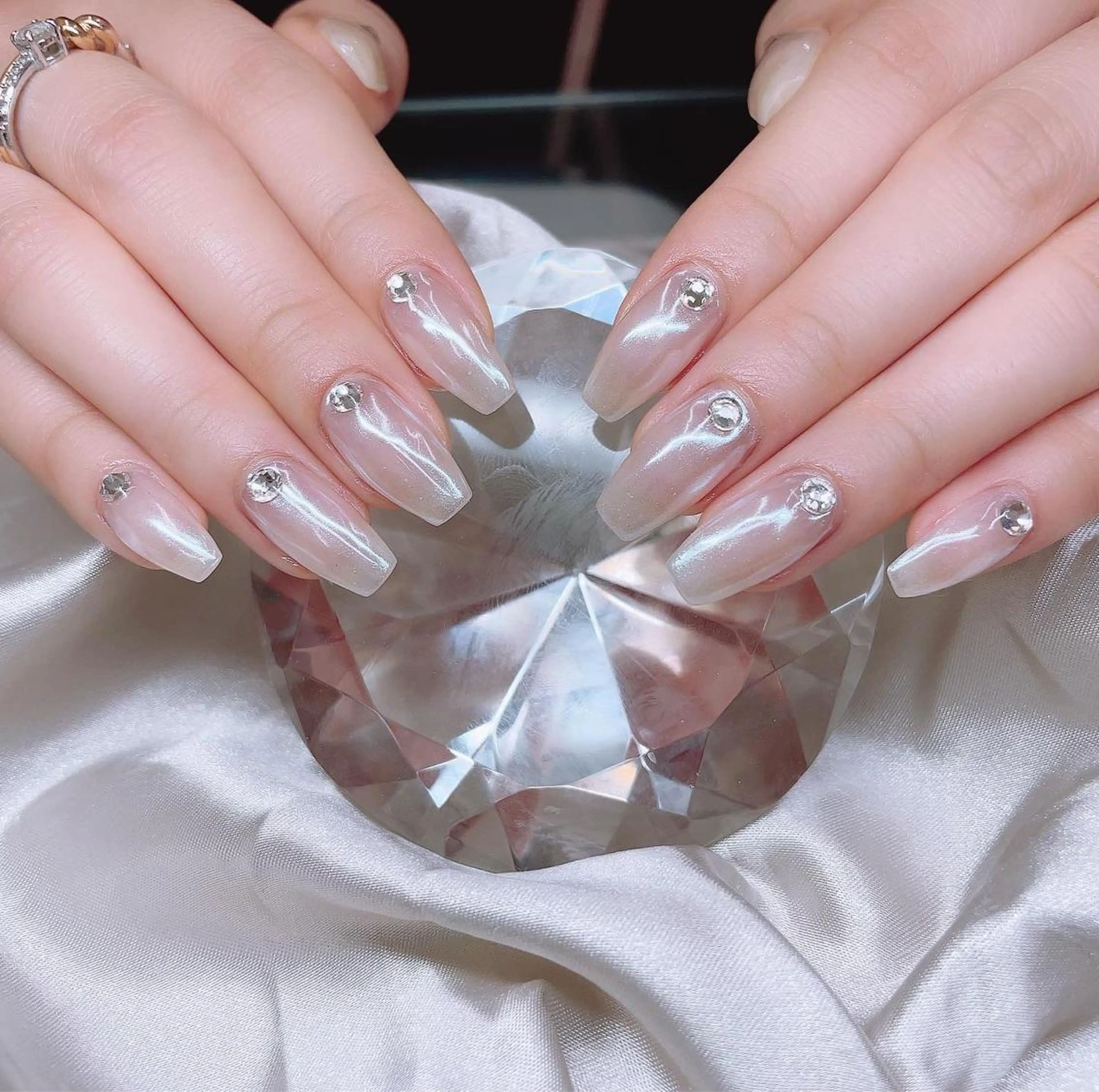 ネイル オーロラネイル ジェルネイル ハードジェル 氷ネイル・うるうるネイル キラキラネイル Lilas Nailのネイルデザイン
