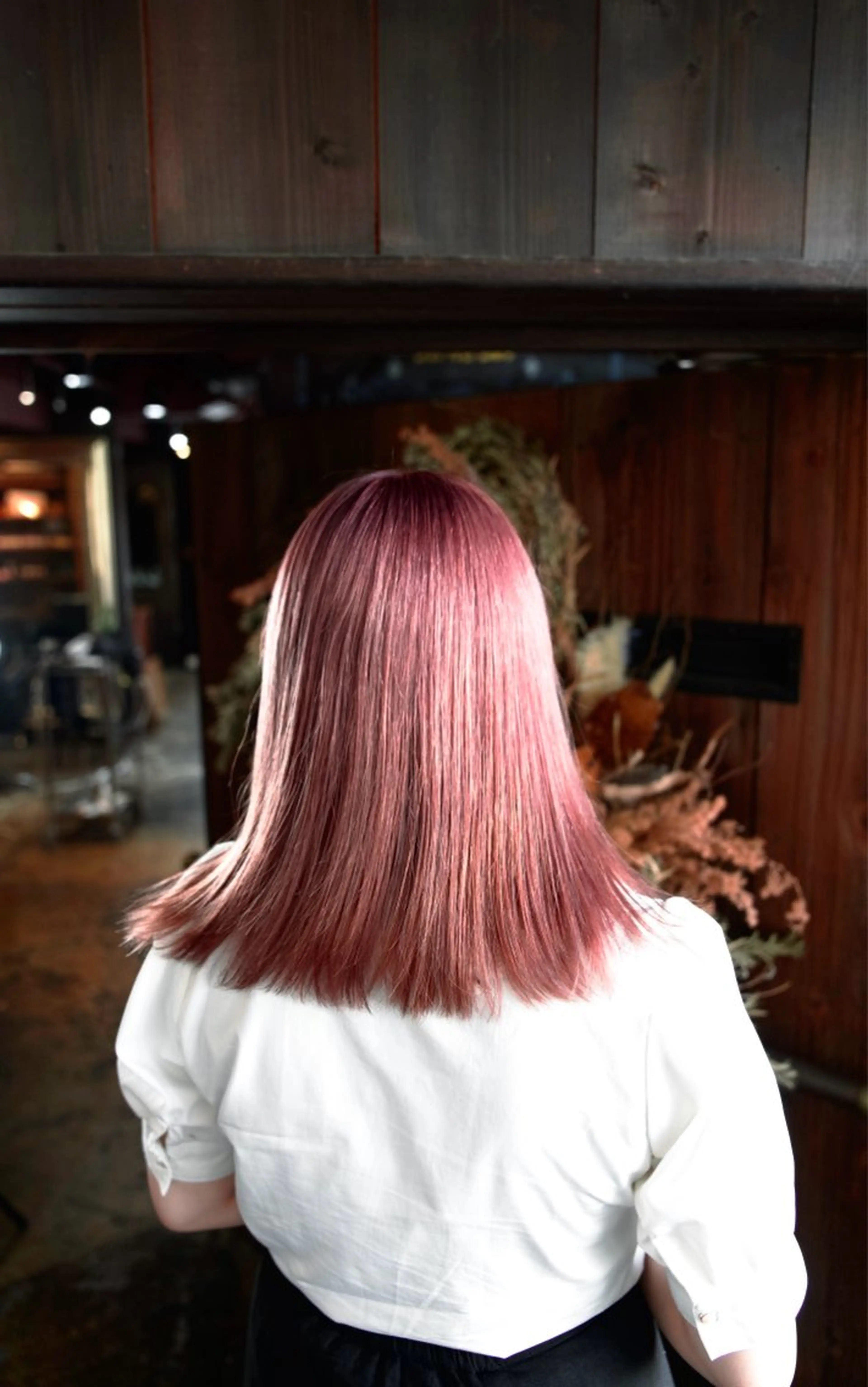 セミロング カラー ブリーチ ピンクカラー カット ヘアカラー トリートメント 安藤悠里/ハイトーン /デザインカラーのヘアスタイル