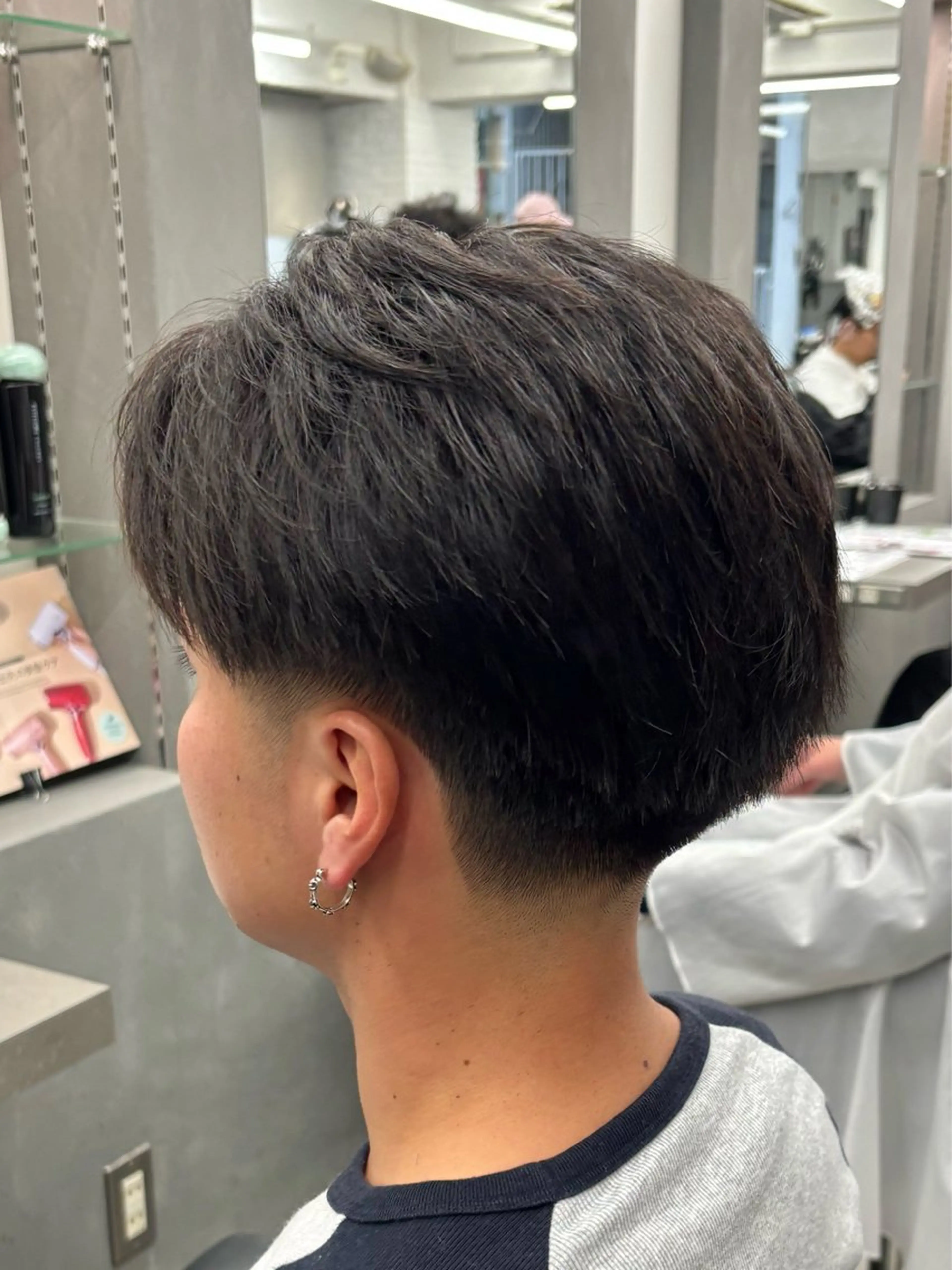 メンズ センターパート フェードカット スパイキーショート 刈り上げ カット 【ØVARL】🦁 メンズパーマ/レオのヘアスタイル