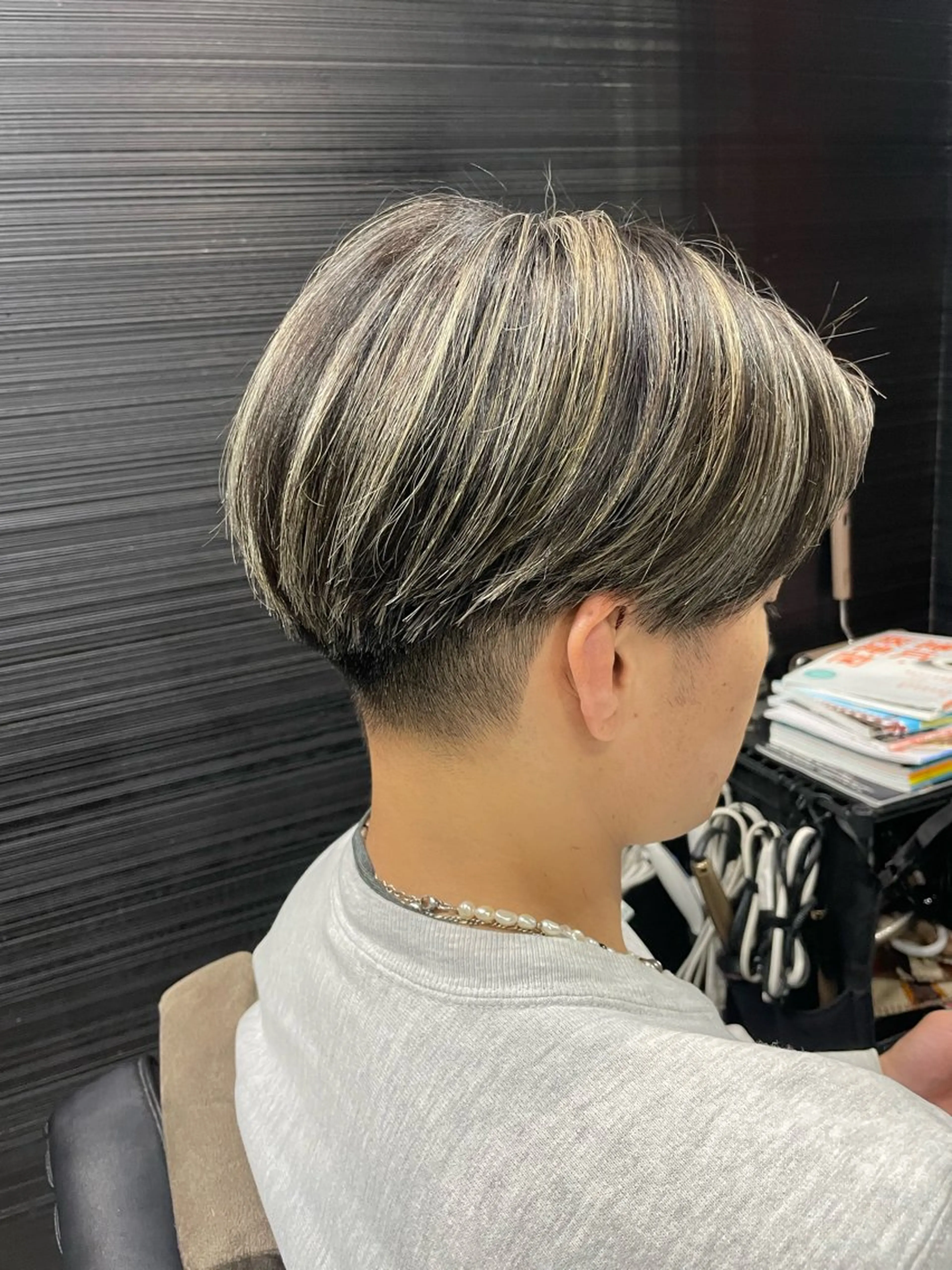 ショート カラー ハイライトカラー ハイライト カット ヘアカラー 山本 雅由のヘアスタイル