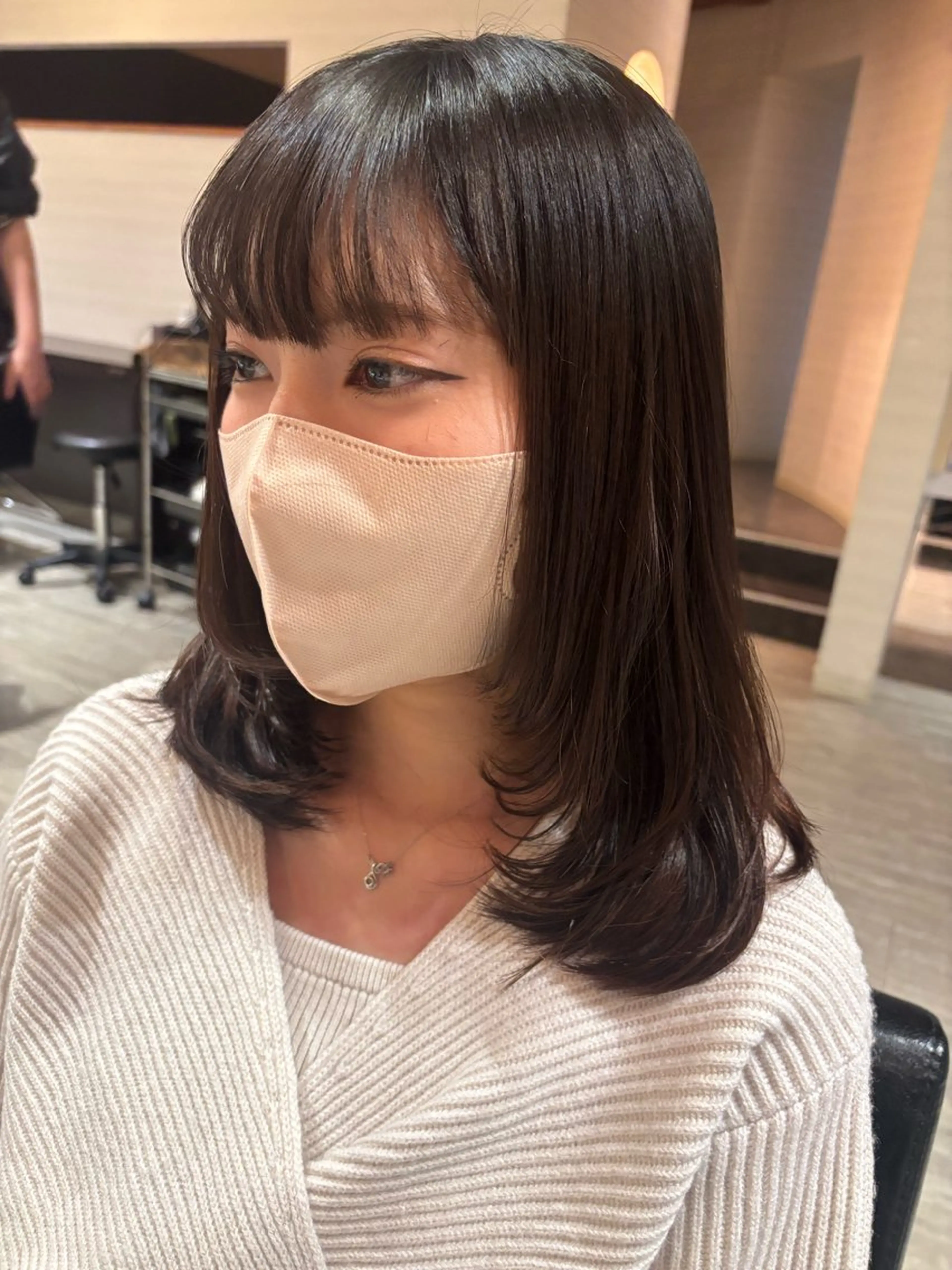 ミディアム 顔まわりレイヤー 顔周りカット レイヤーカット 落海 風花のヘアスタイル