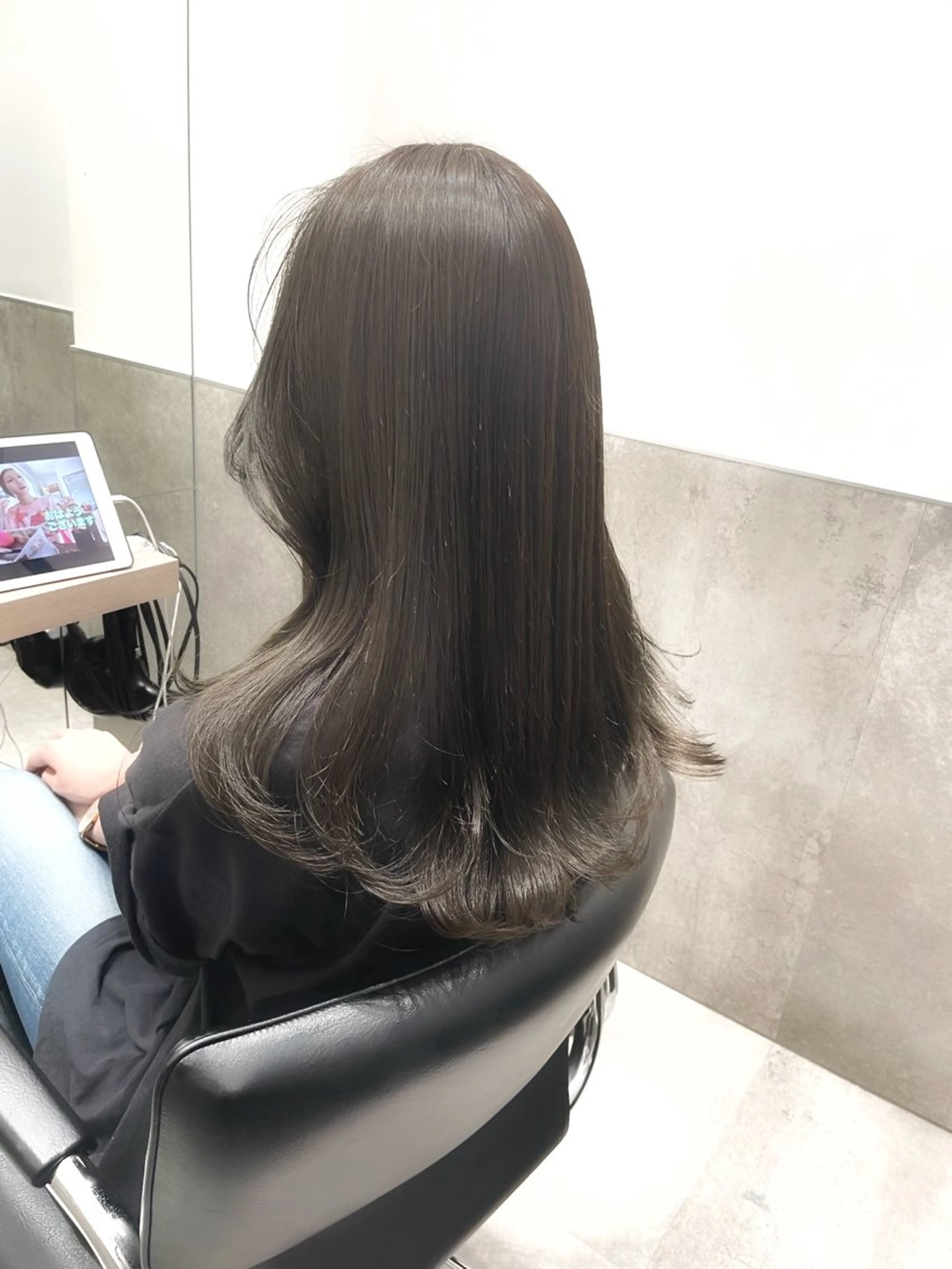 ミディアム カラー ヘアアレンジ アッシュ アッシュブラウン ブラウンカラー グレージュ オリーブブラウン ヘアカラー トリートメント ヘアセット 憧れの艶ハイトーンへ 🌙サイダサキのヘアスタイル