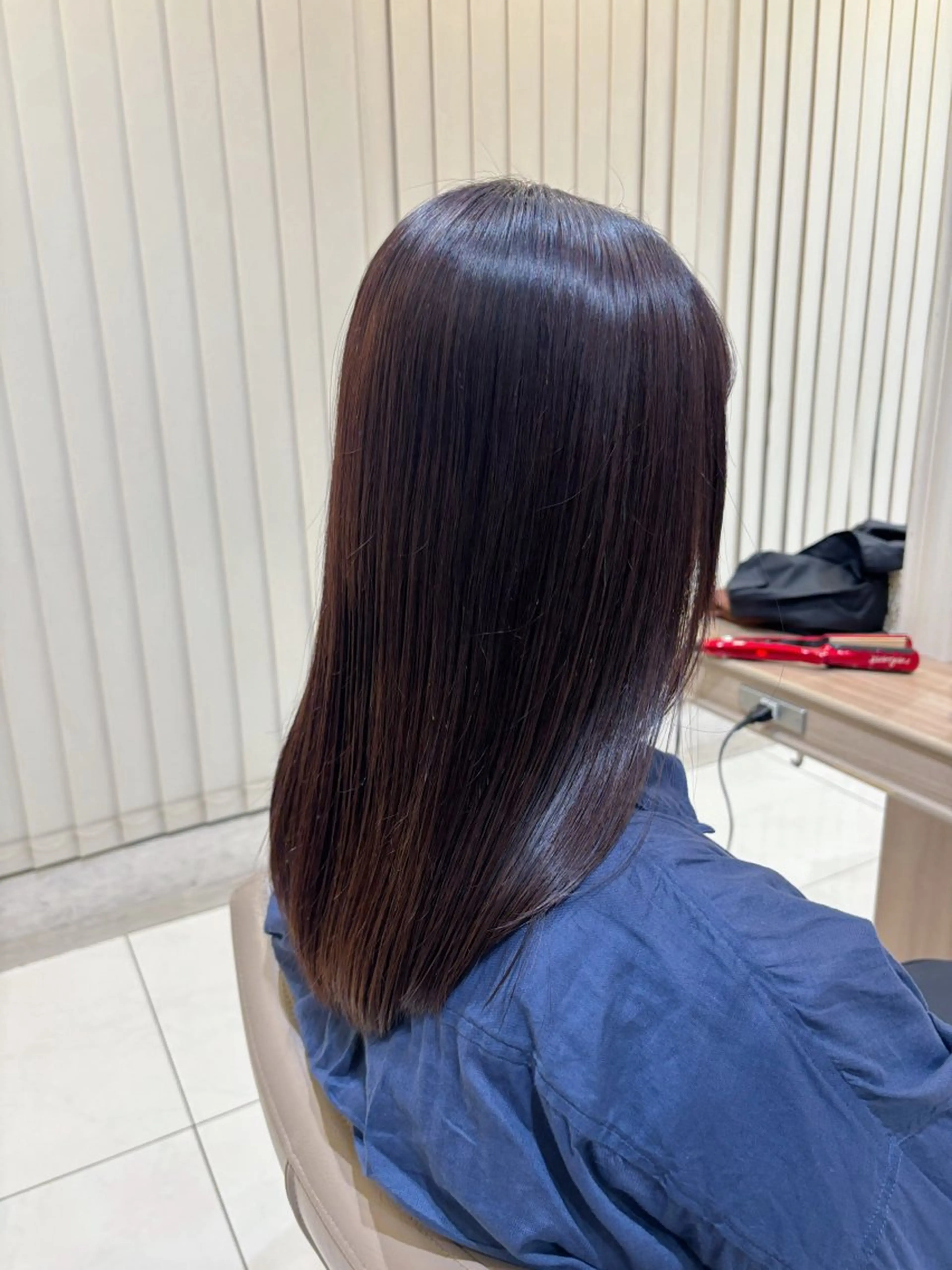 セミロング カラー 縮毛矯正 トリートメント ハイトーンカラー☁️ 西條 楓花のヘアスタイル