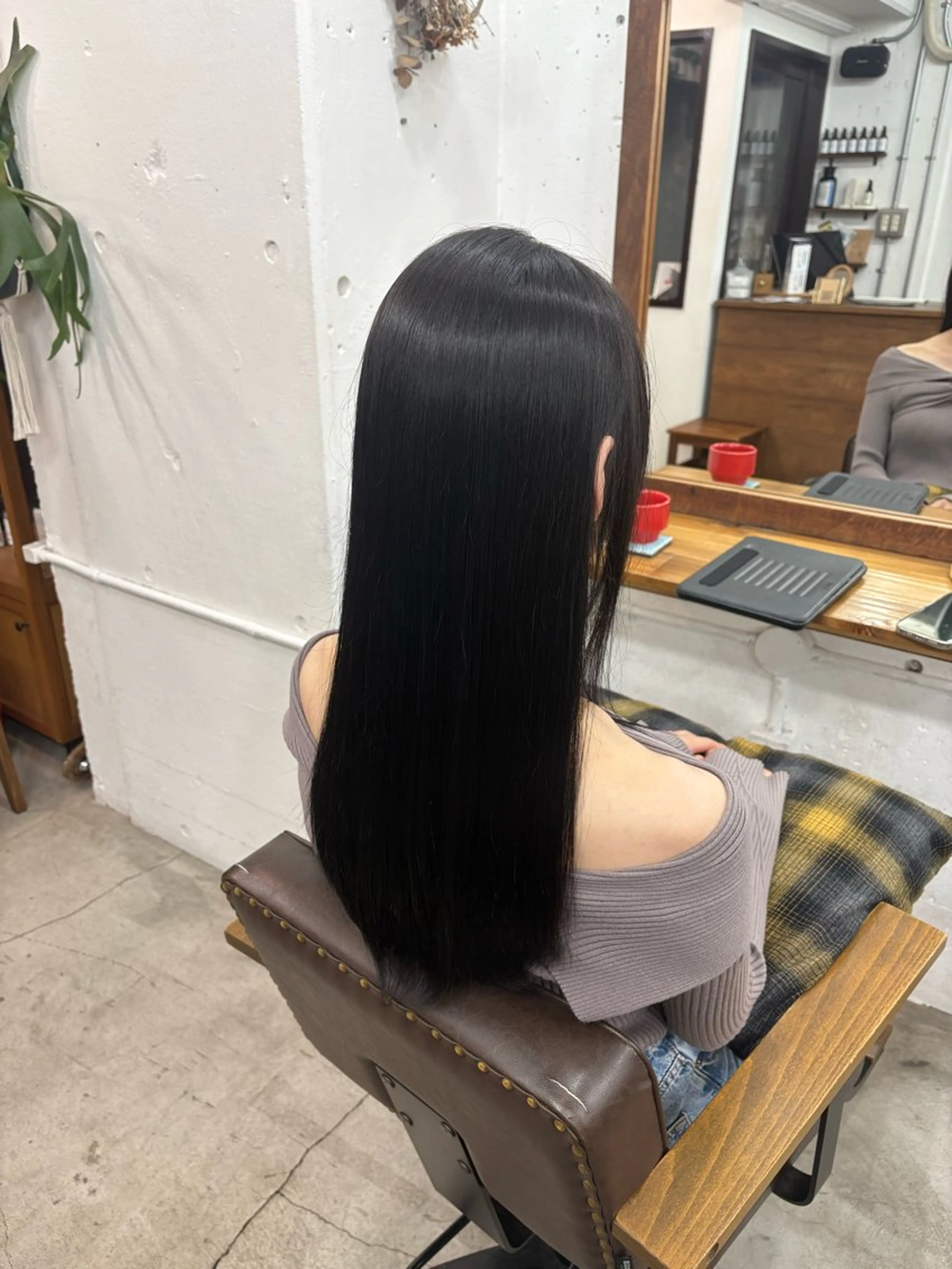 ロング カラー アッシュ アッシュグレー アッシュグレージュ ベージュカラー ブラウンカラー ヘアカラー トリートメント Hina🧵/恵比寿 中目黒/透明感カラーのヘアスタイル