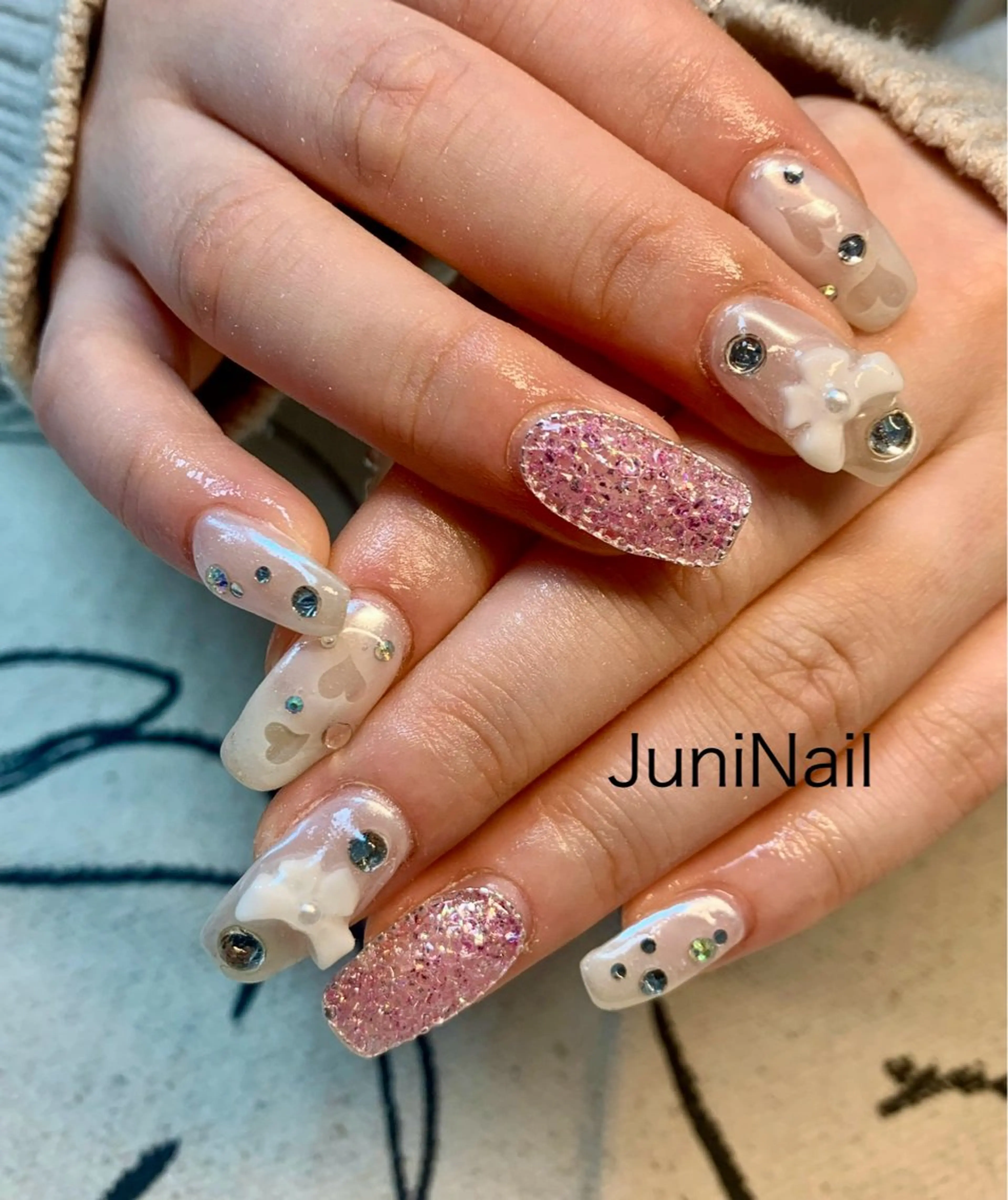 ネイル オーロラネイル クリアネイル 成人式 フラッシュネイル 氷ネイル・うるうるネイル ハンドネイル JuniNail 주니네일🇰🇷suのネイルデザイン