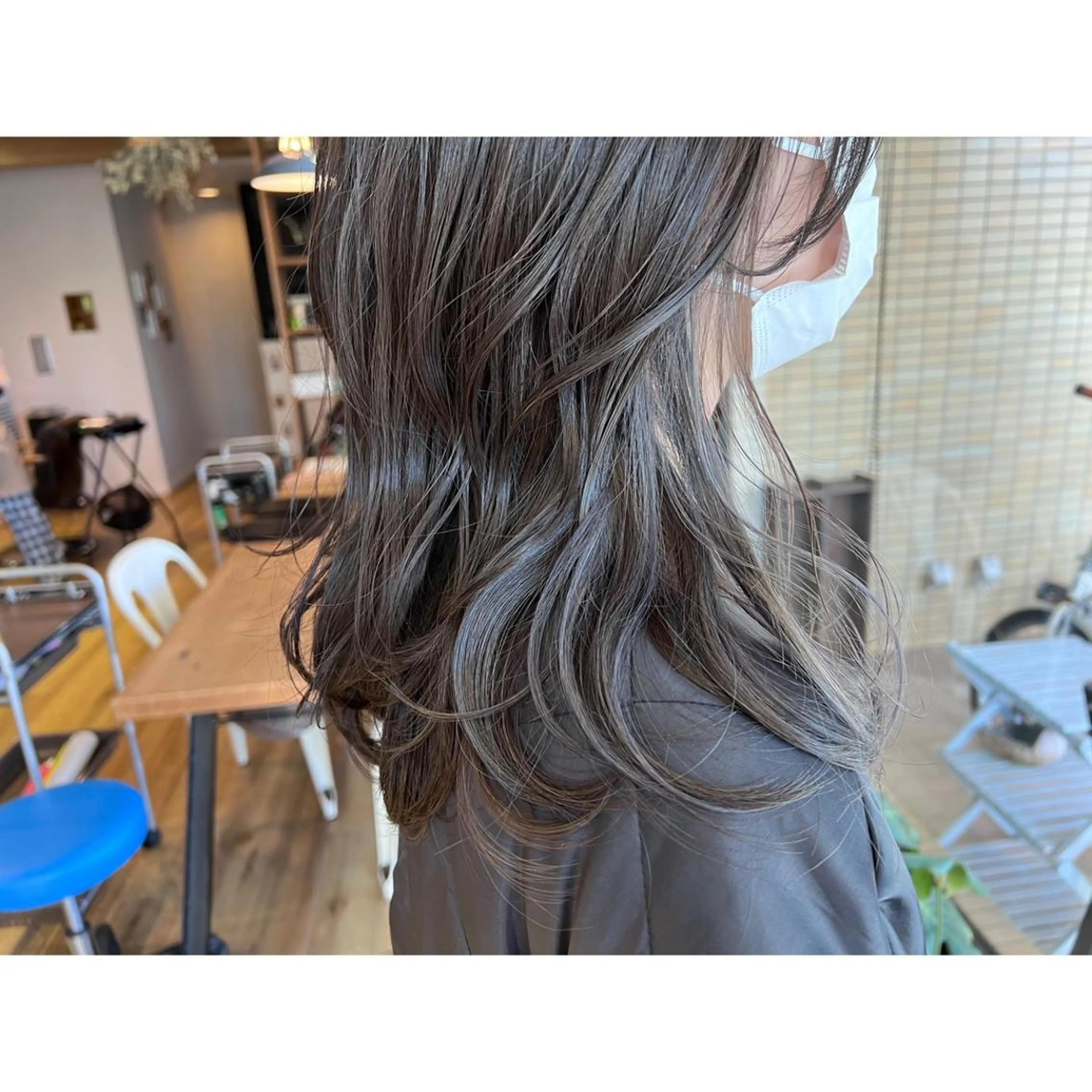 ロング カラー ヘアカラー トリートメント ツキダテ ユイのヘアスタイル