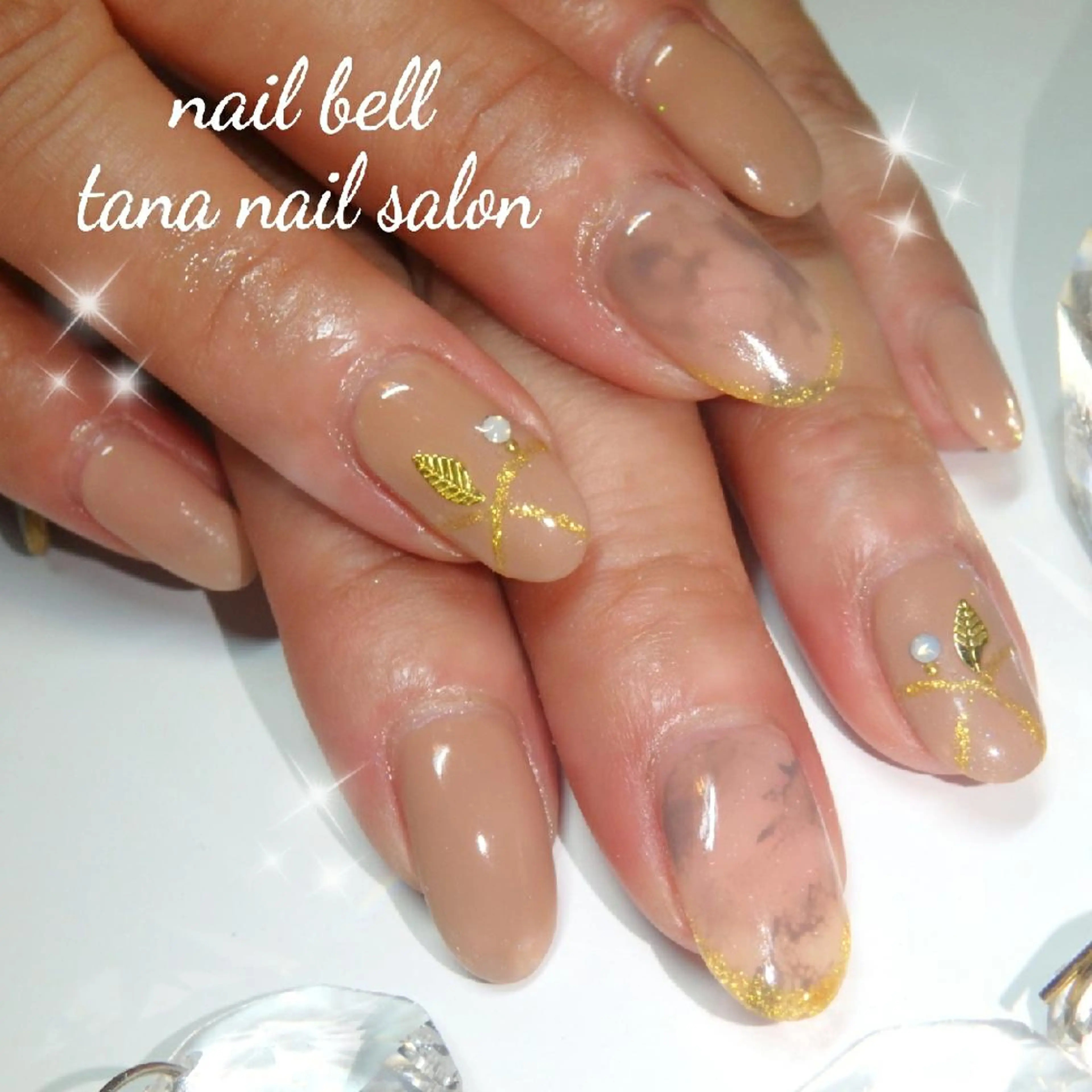 ネイル 占いができるネイルサロン「ネイルベル」所属・さいとう りなのネイルデザイン