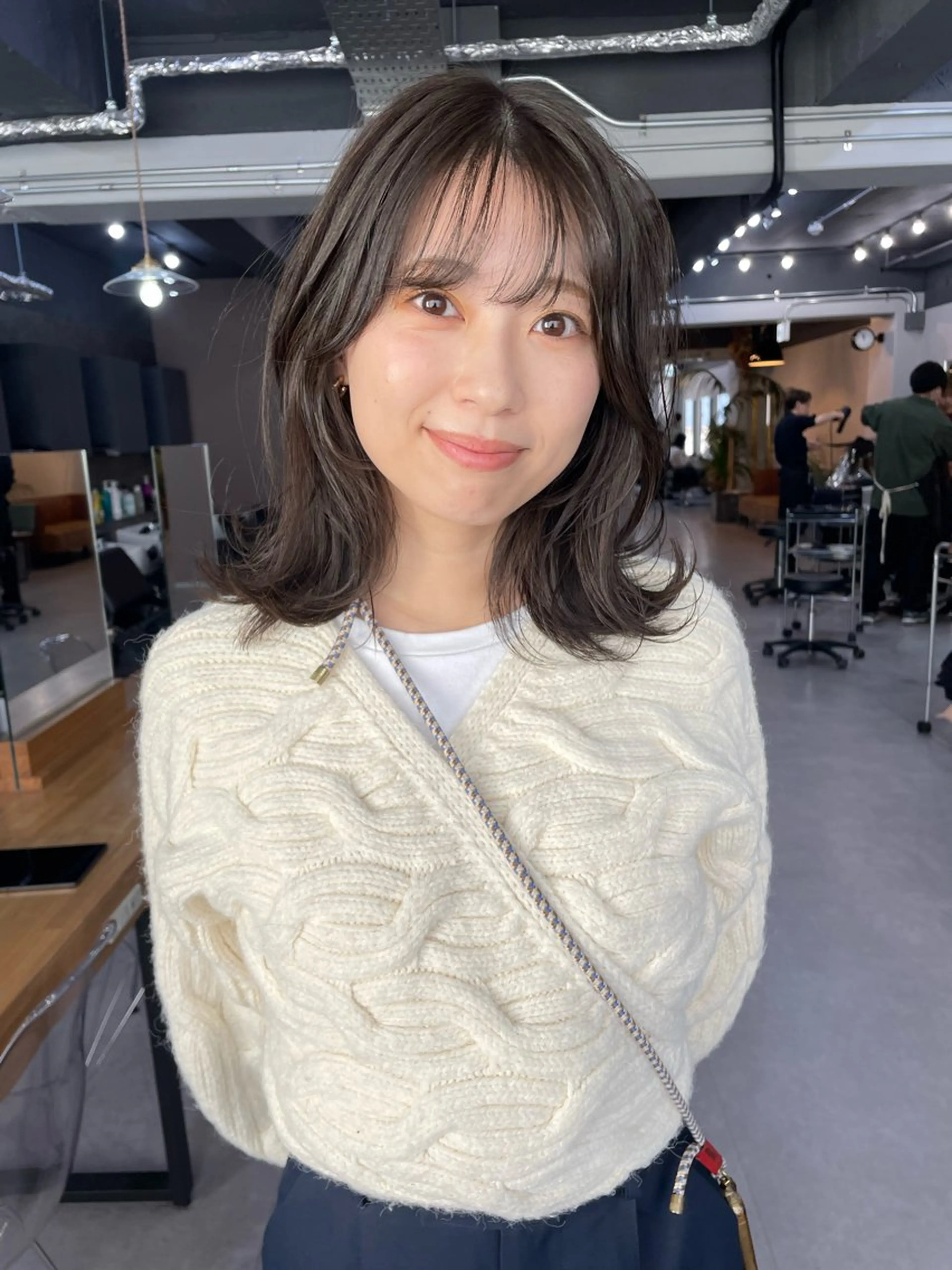 セミロング 倉辻 香奈子のヘアスタイル