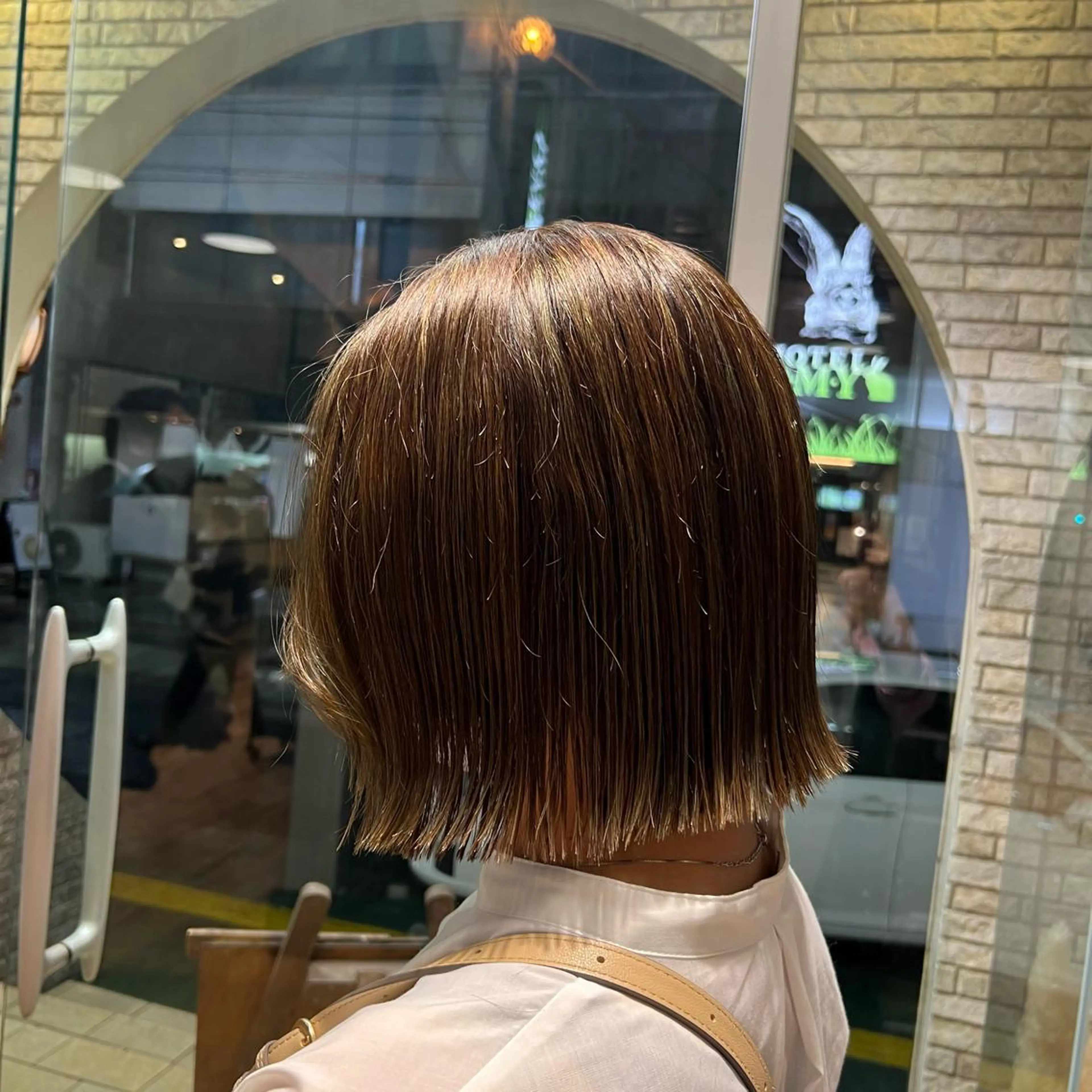 ミディアム カラー ベージュカラー ハイライトカラー オリーブベージュ ハイライト カット ヘアカラー トリートメント インナーカラー♡ Nanakoのヘアスタイル