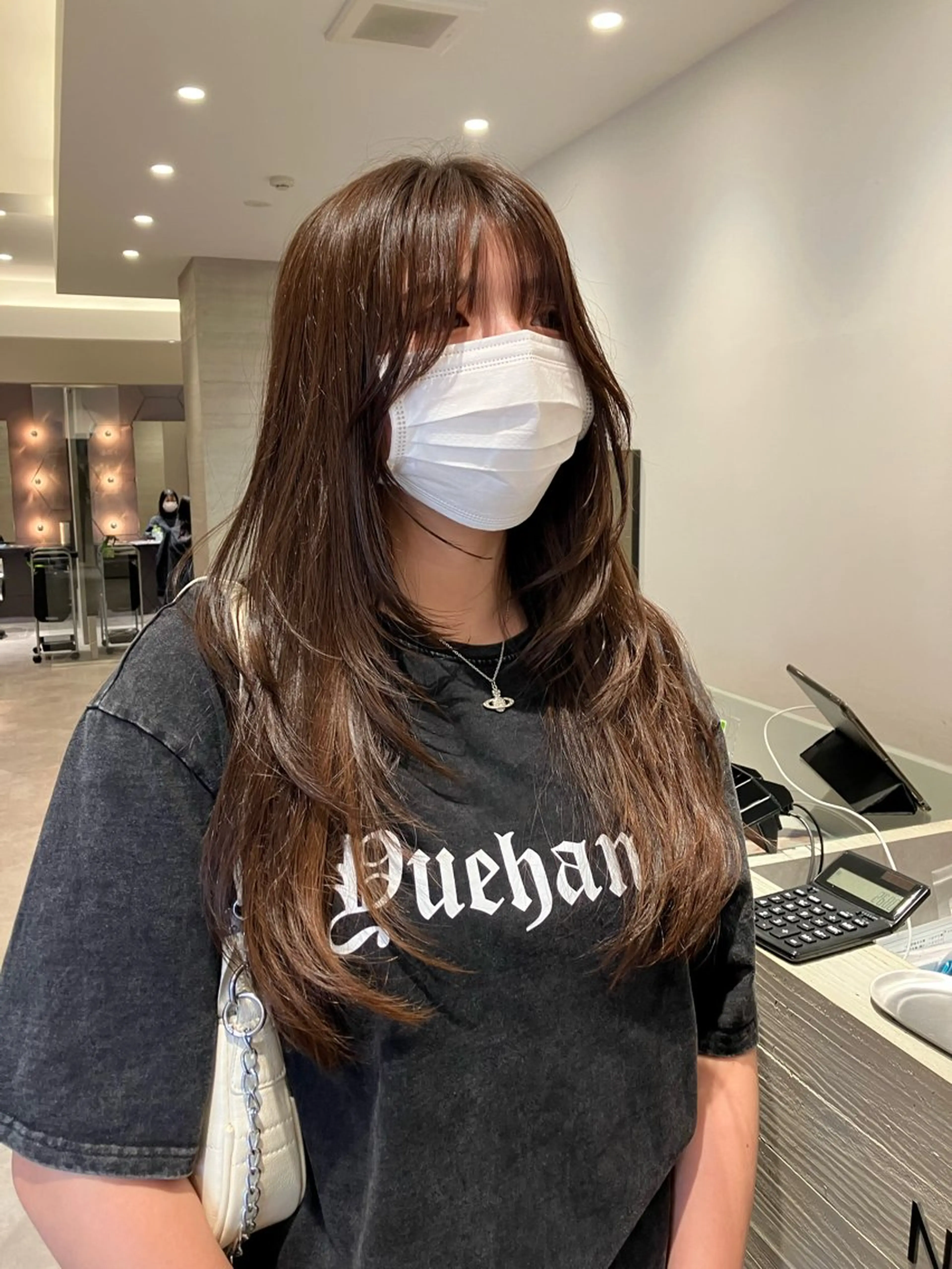 ロング ロングレイヤー レイヤーカット ロング サキ🤍ハイトーン 🩰くびれ巻きヘアのヘアスタイル