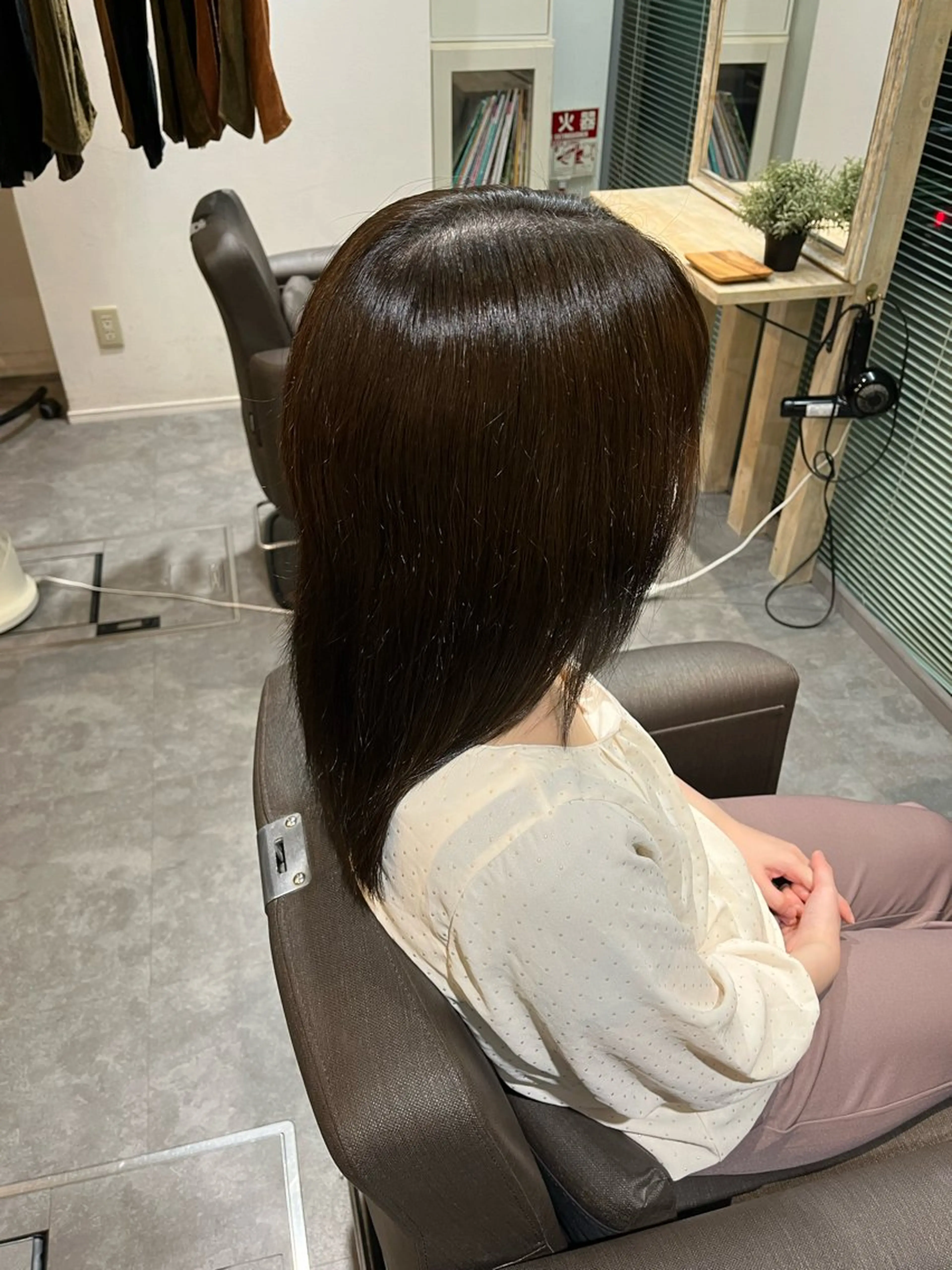 ミディアム 上妻 舞羽のヘアスタイル