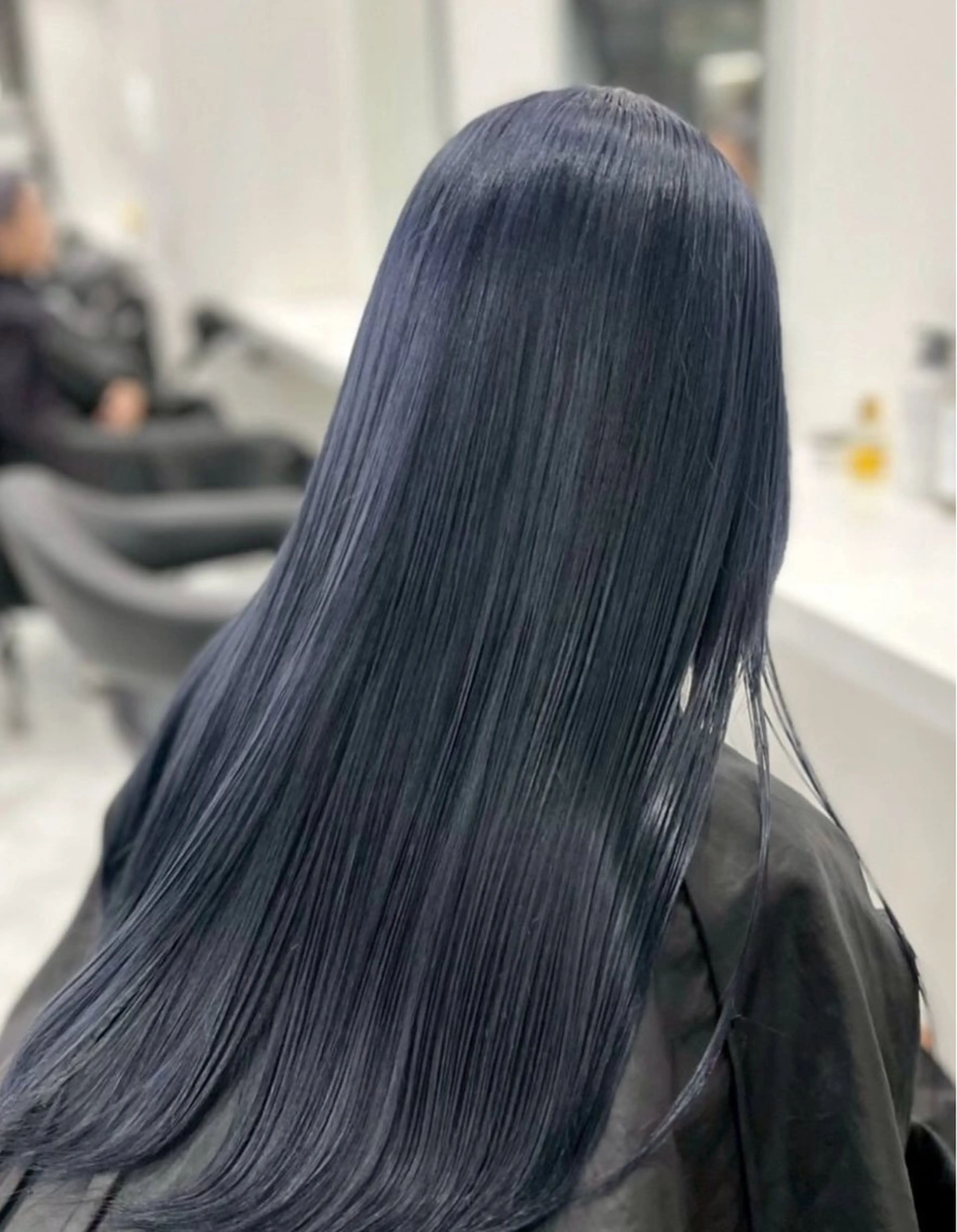 カラー 黒髪 ブルーカラー ブルーブラック ヘアカラー TAKIZAWA HARUKAのヘアスタイル