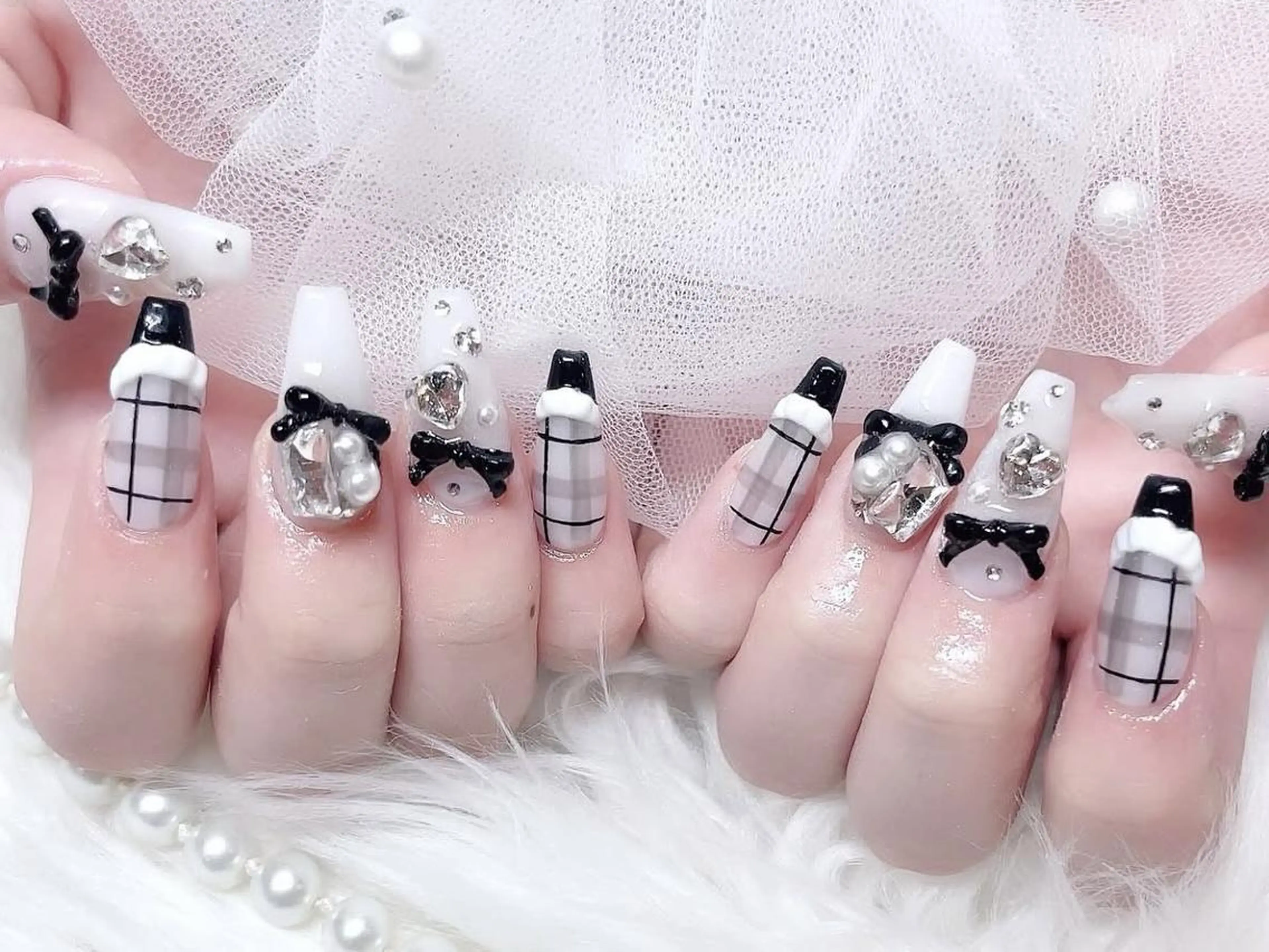 メンズ ネイル メンズ韓国風 アートネイル フレンチネイル ジェルネイル キラキラネイル ハンドネイル フットネイル Bloom kabukiのネイルデザイン