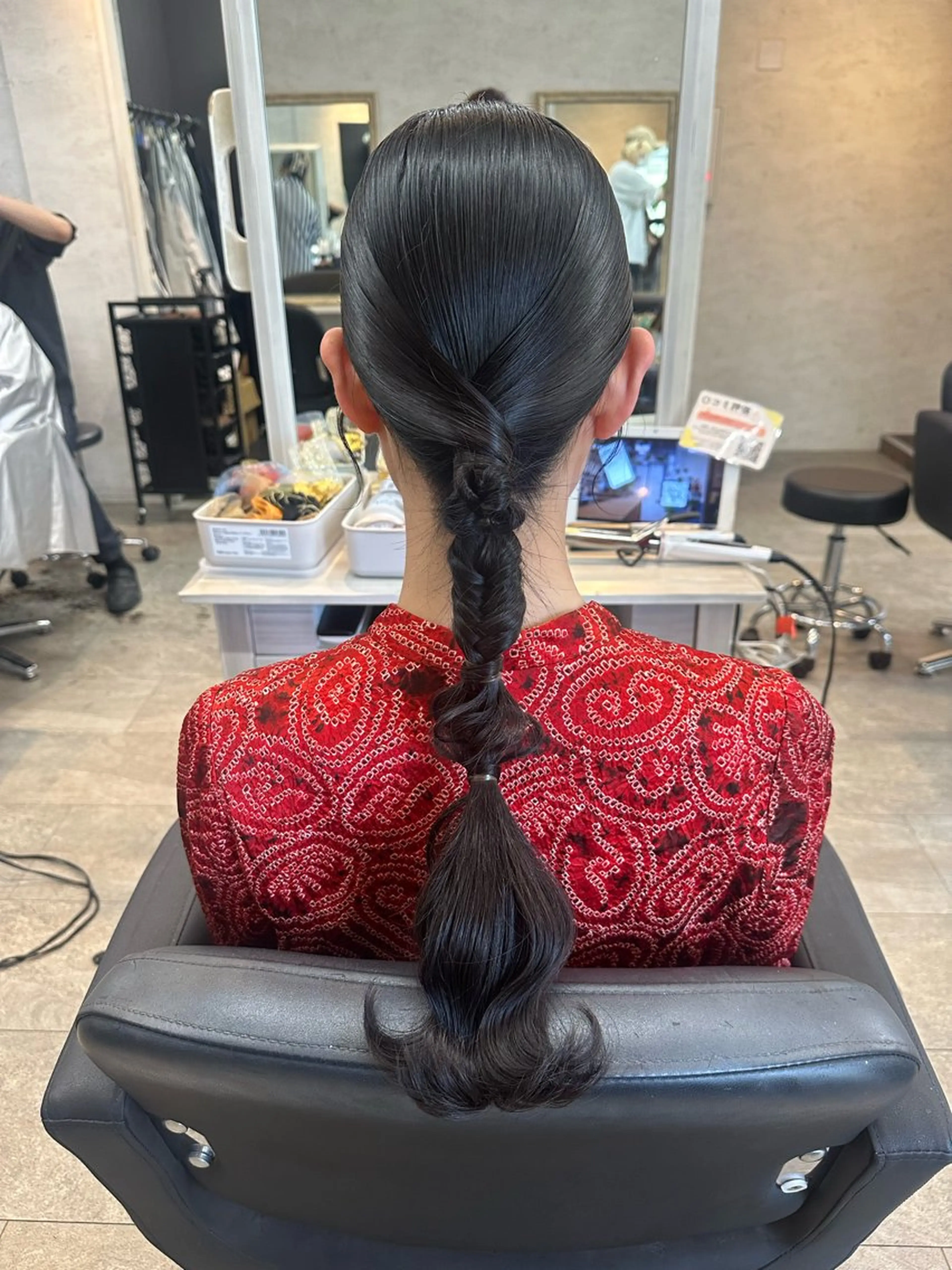 ロング ヘアアレンジ 女性に人気♪ はやしほのかのヘアスタイル