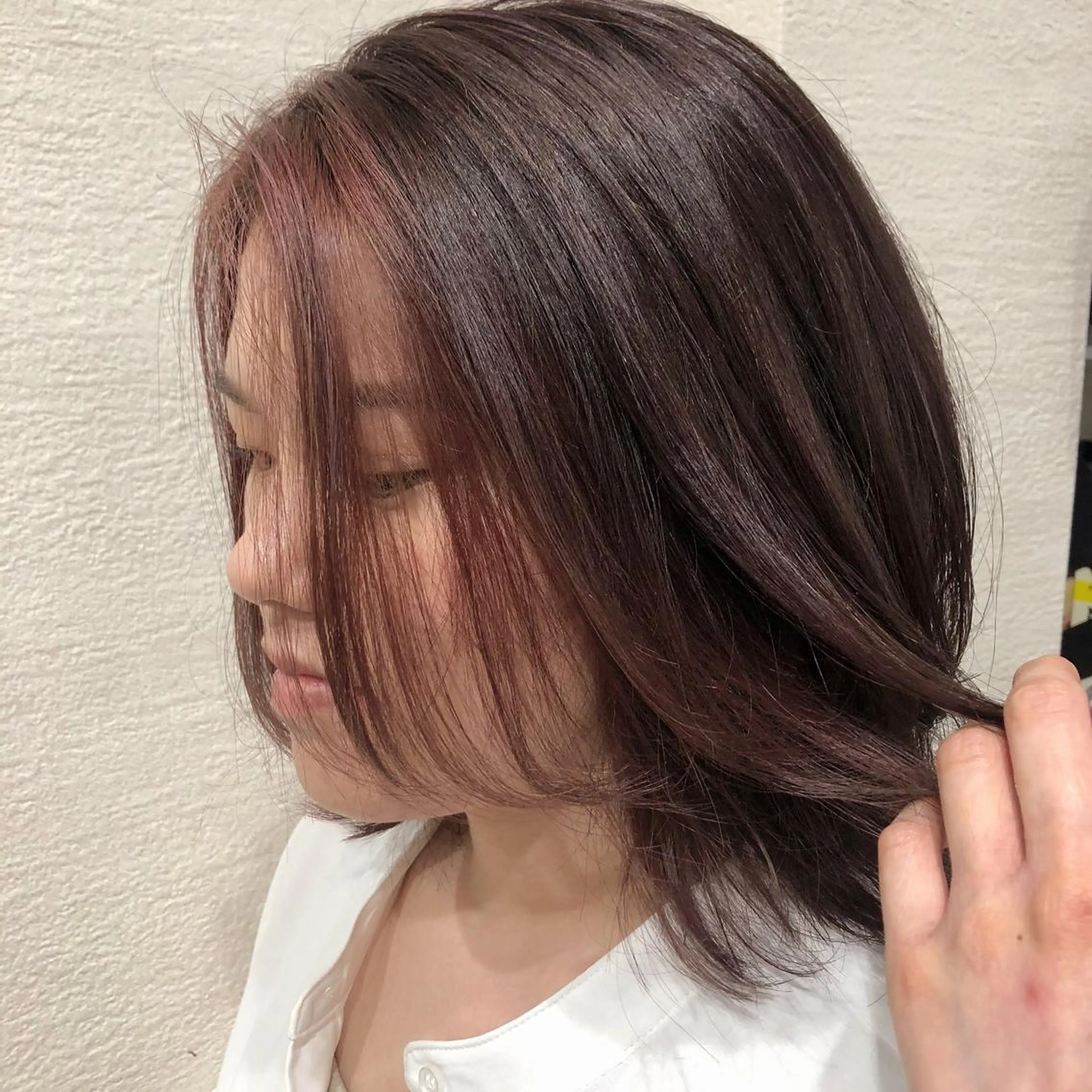 ミディアム カラー ミストバング  フェイスフレーミング ピンクカラー 堀谷 彩花のヘアスタイル