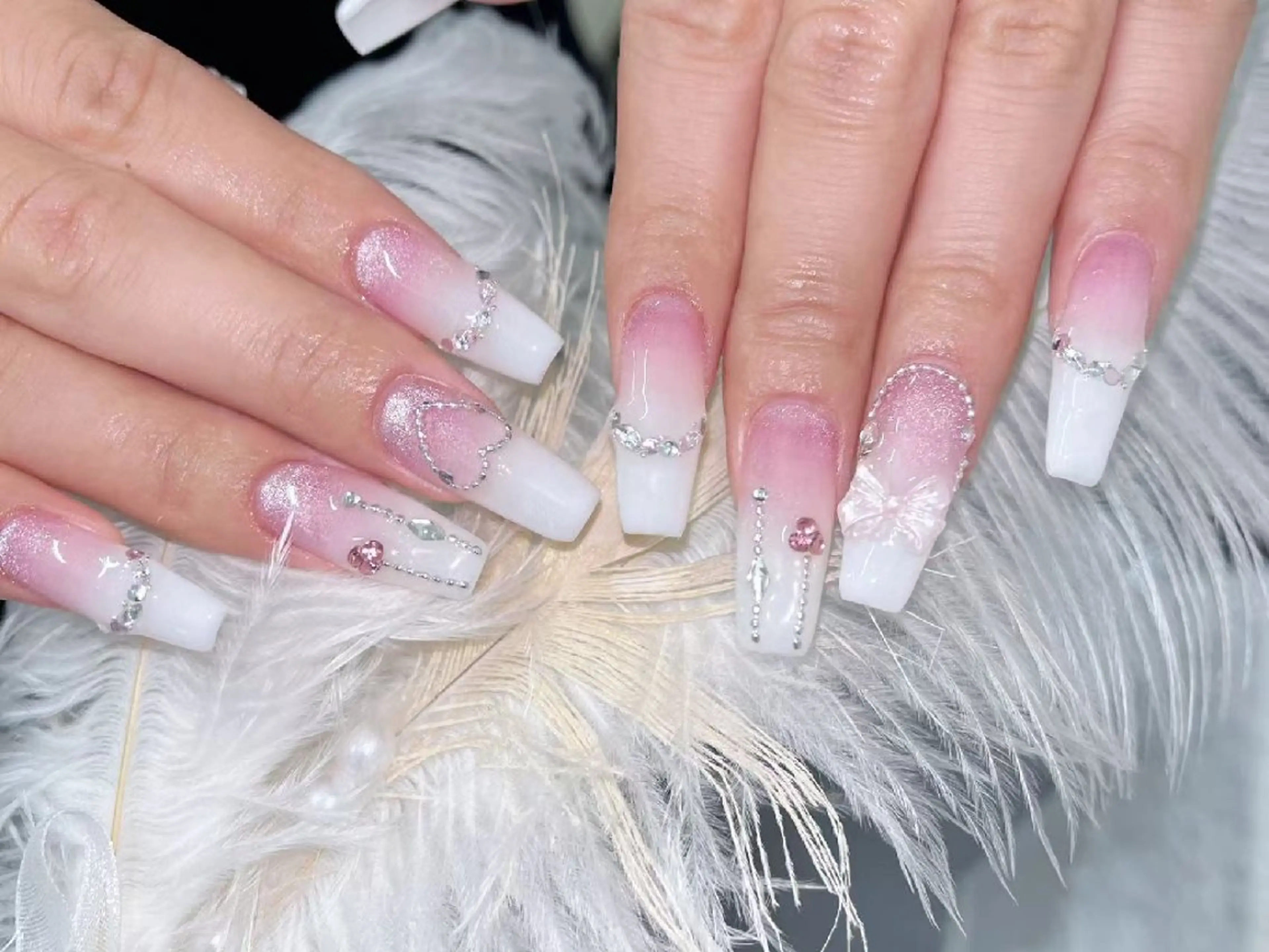 ネイル グロー ネイルのネイルデザイン