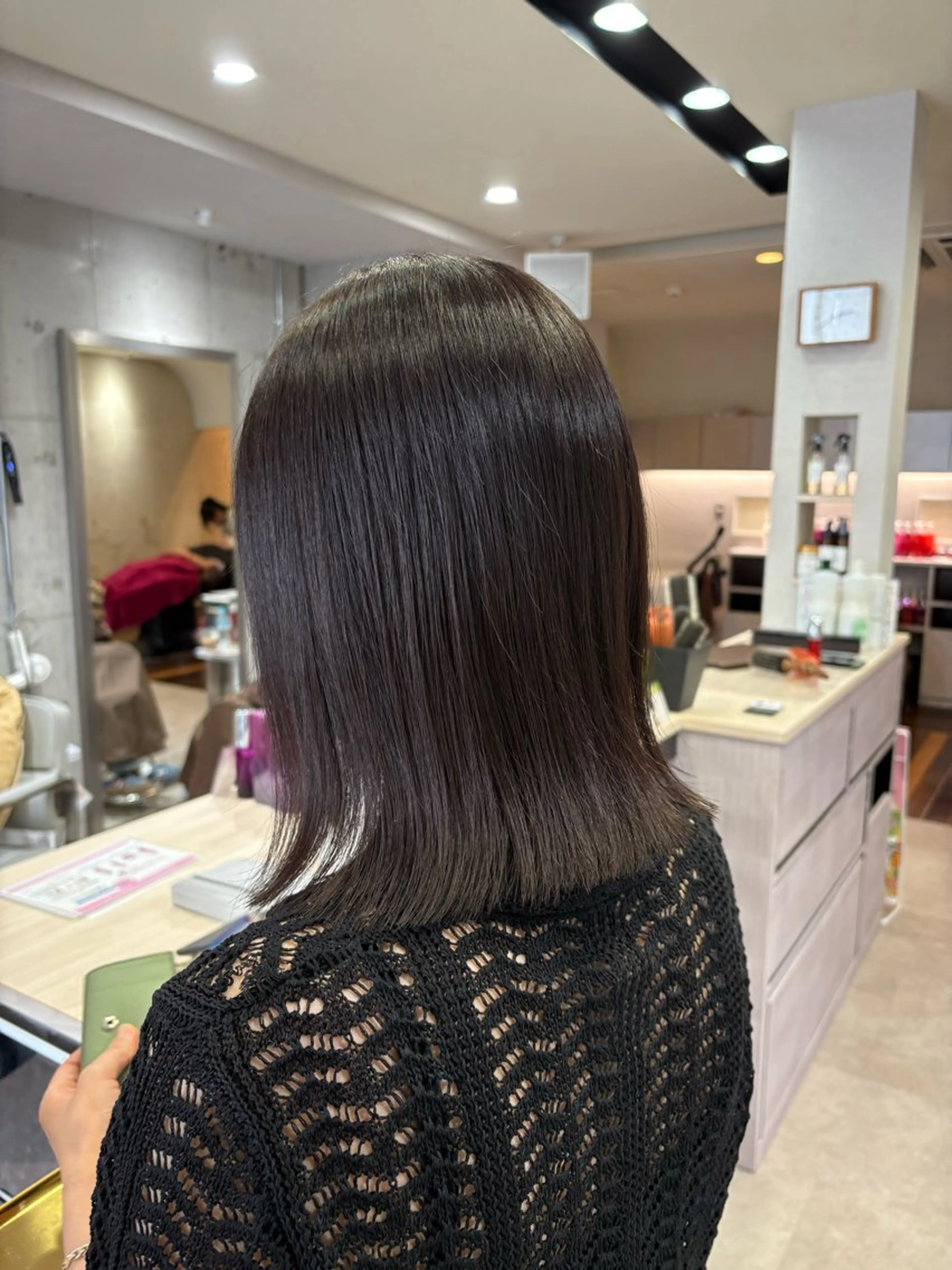 ミディアム .AIRI🌼 暖色/ぱつっとぼぶのヘアスタイル